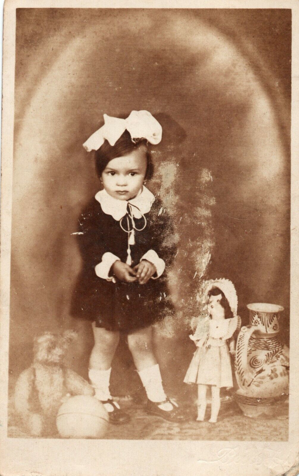 ROMANIA LITTLE GIRL WITH DOLL AND TEADYY BEAR OLD TOY 1920 BUCURESTI PHOTO