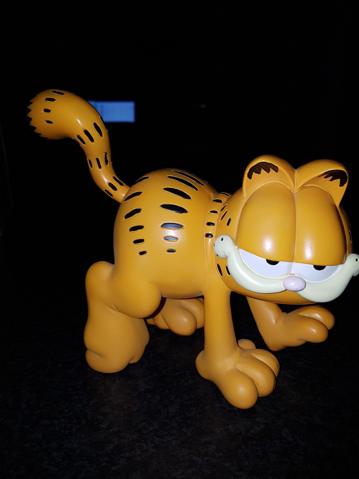 Extremely Rare Garfield Sneaking Vintage Figurine Statue