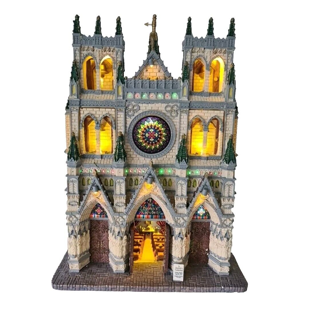 🚨 Lemax Village Collection St. Patrick's Cathedral Lighted Hanging Façade 95916
