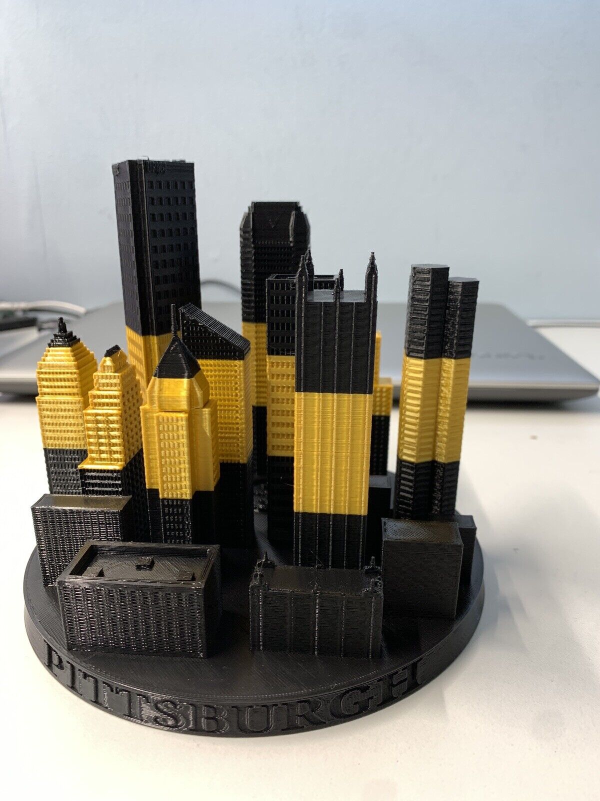 Pittsburgh 3d miniature Skyline buildings In Black & Gold Colors Desktop Size