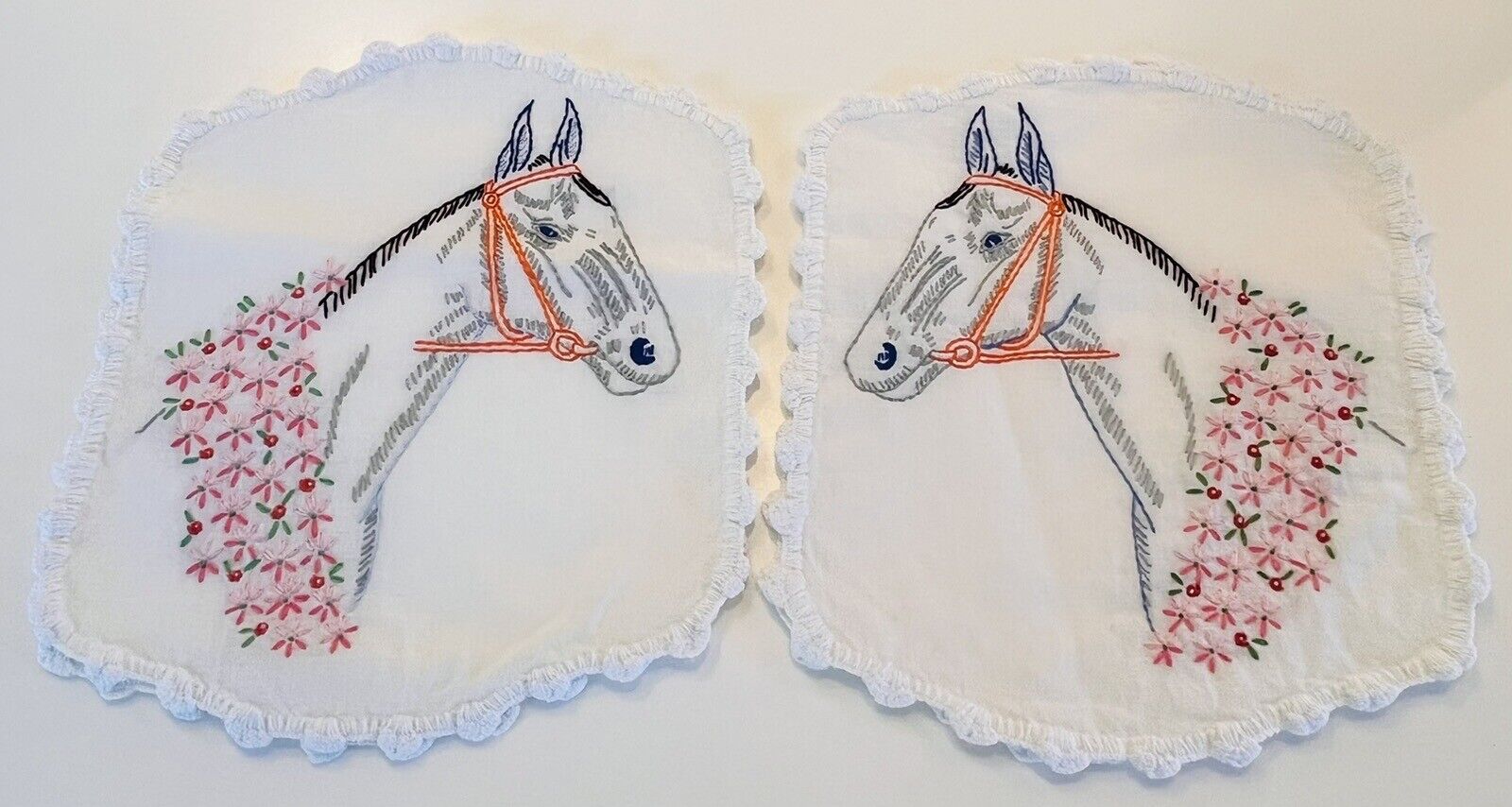 Vintage Hand Embroidered Horse Design Cotton Textile Lace Set 4 Napkin Bunting