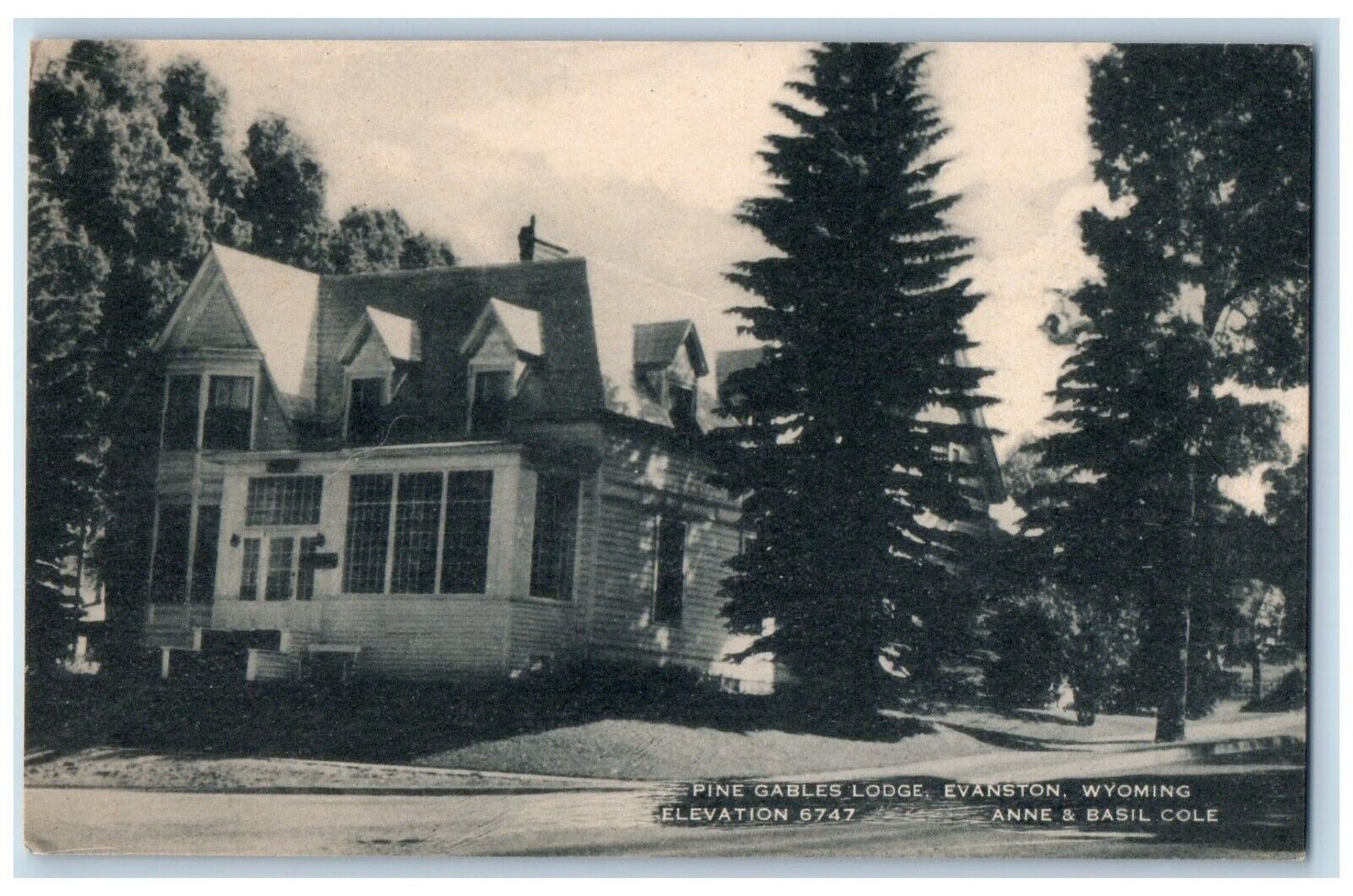 Evanston Wyoming Postcard Pine Gables Lodge Exterior View Building c1940 Artvue
