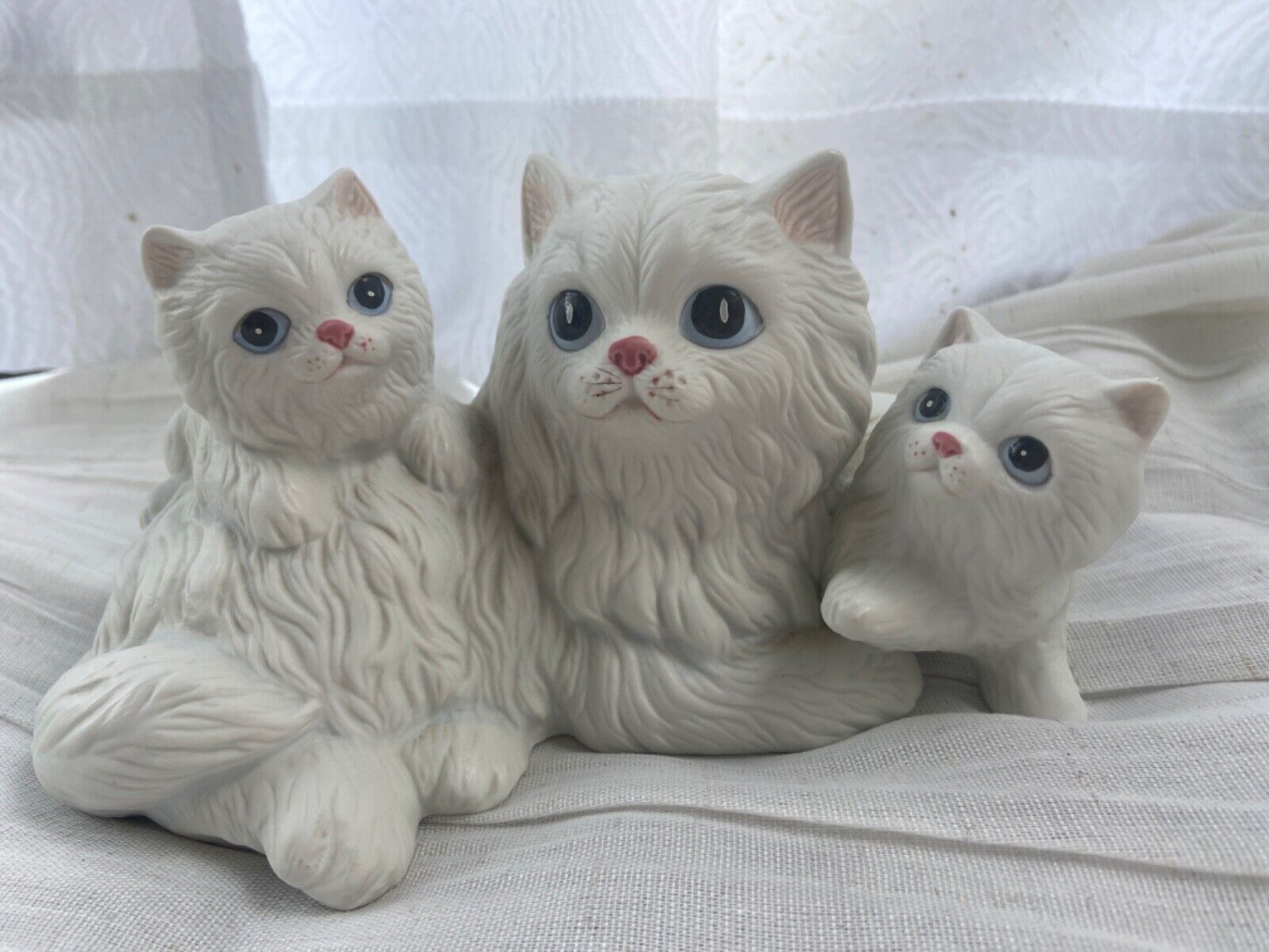 Homeco White Persian Cat Mother with Kittens Porcelain Ceramic 1412 Vintage #D11