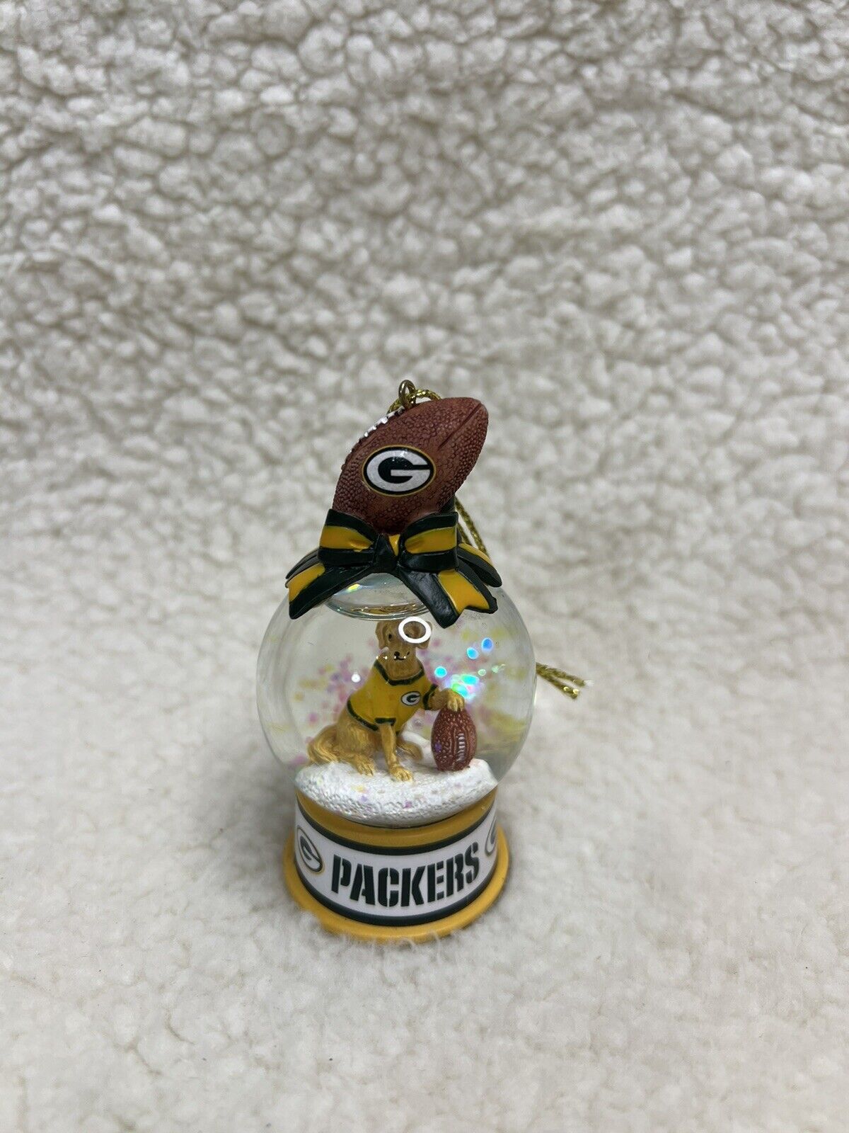 Green Bay Packers 3.5 inch snow globe ornament Danbury Mint dog with football