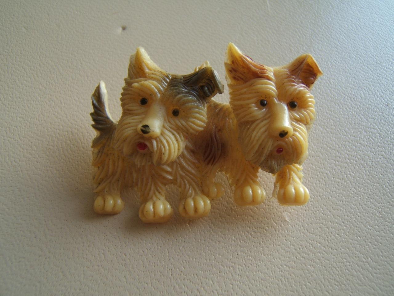 VINTAGE DOUBLE HEADED SCOTTY DOG PIN MOVEABLE HEADS