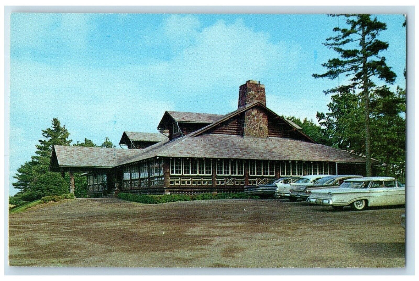 c1960 Main Lodge Keweenaw Park Cottages Copper Harbor Michigan Vintage Postcard