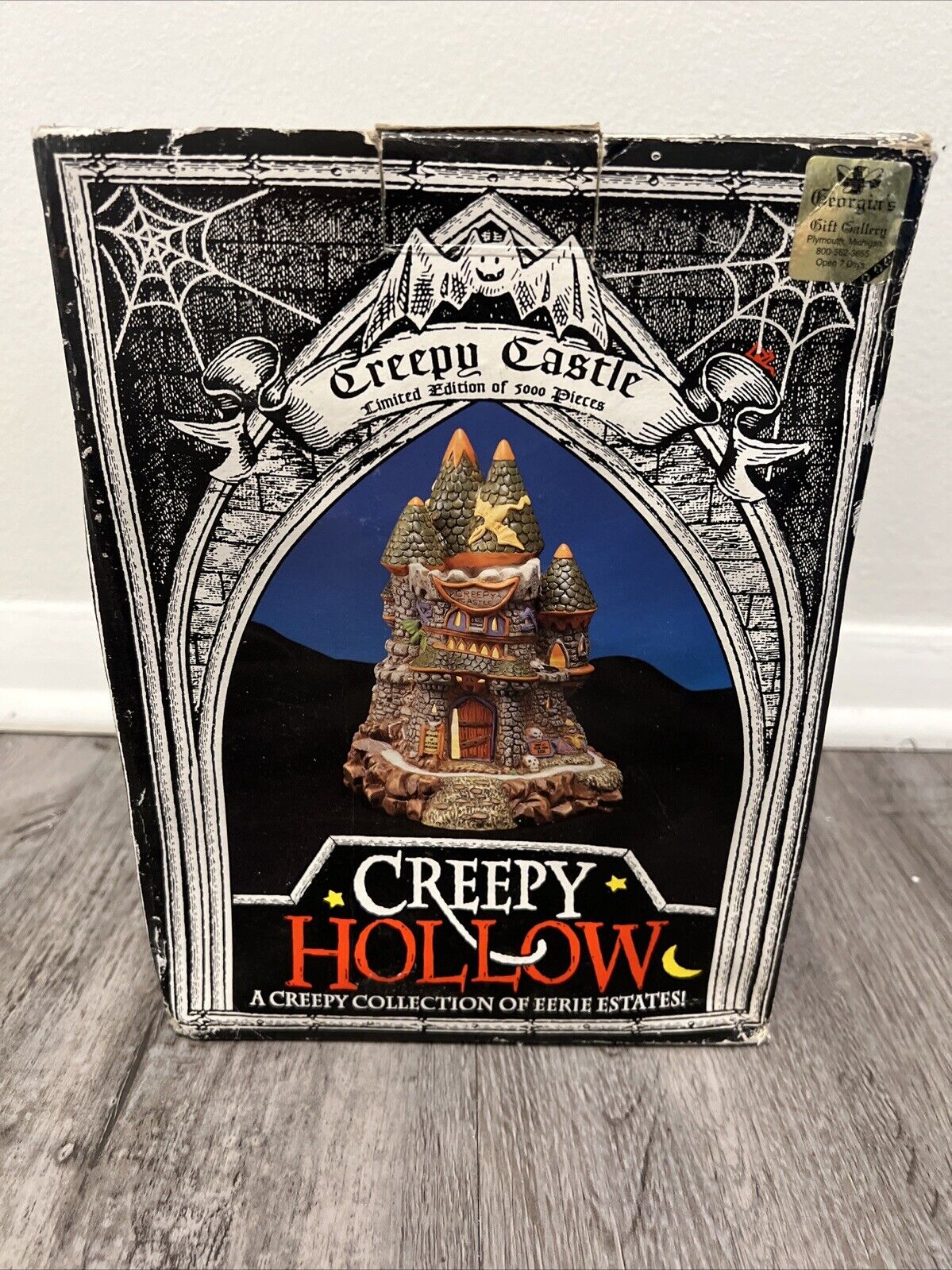 Creepy Hollow Lighted Grave Yard Crypt House Bat Flying Ghoul HALLOWEEN Dept. 56