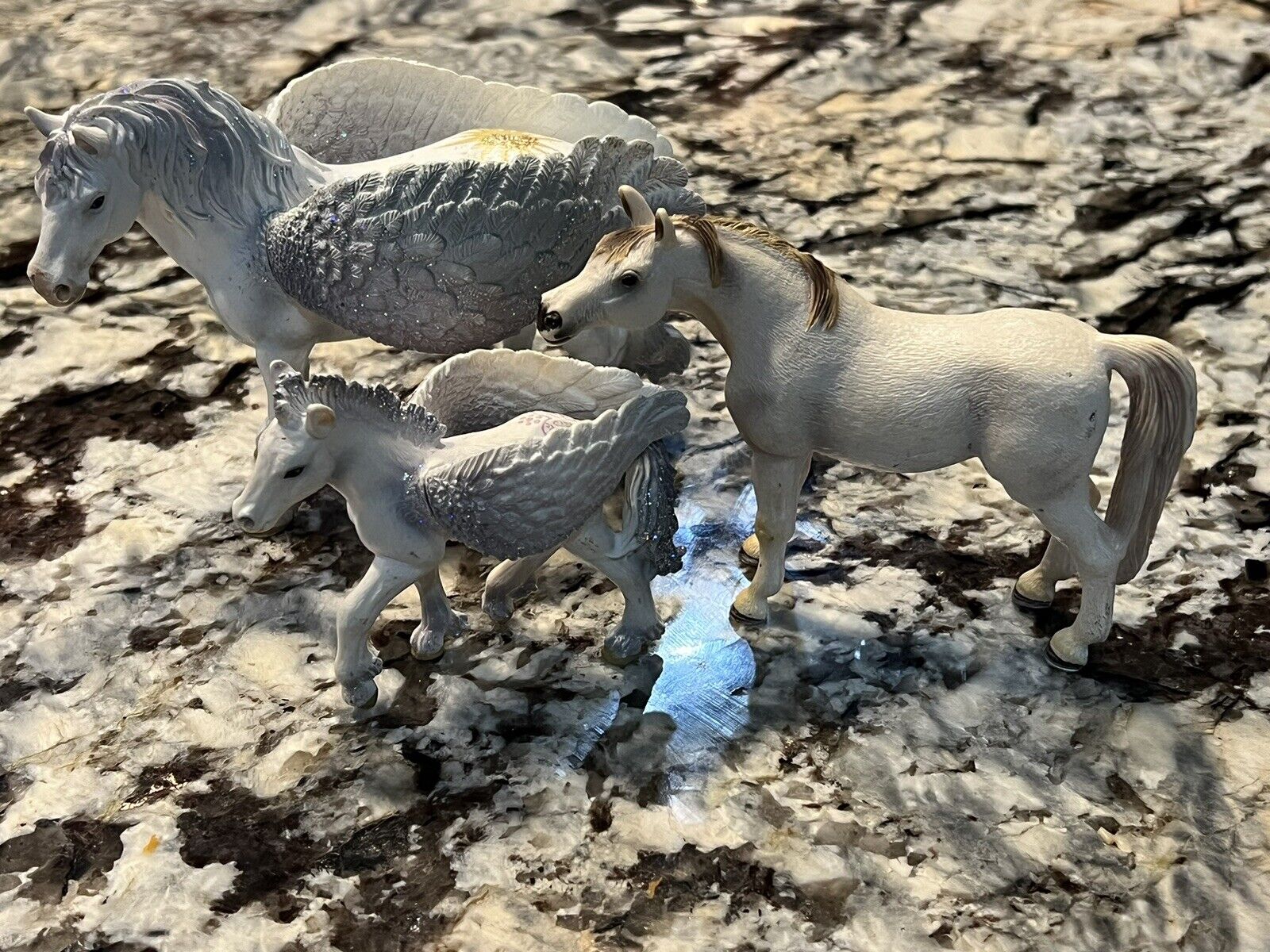 schleich Pegasus’s And Horse (3) Light Use