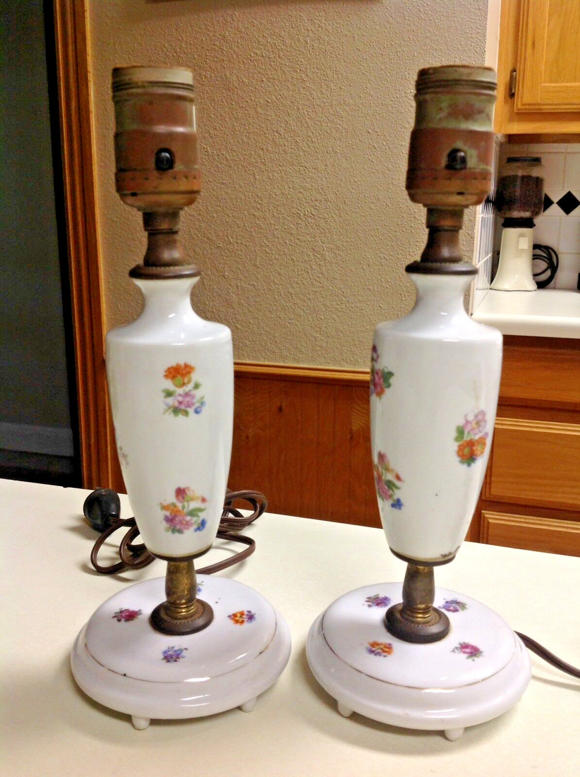 VINTAGE PORCELAIN TABLE BOUDOIR LAMP PAIR  MADE IN JAPAN
