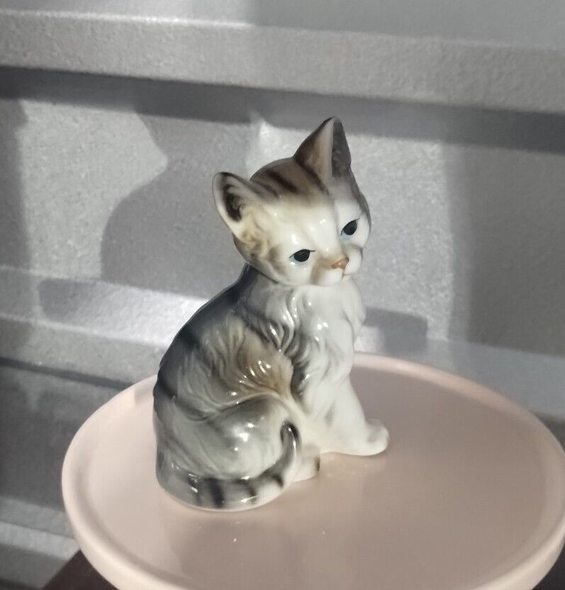 Grey / Brown Striped Tabby Cat Figurine With Blue Eyes ** Very Well Done**