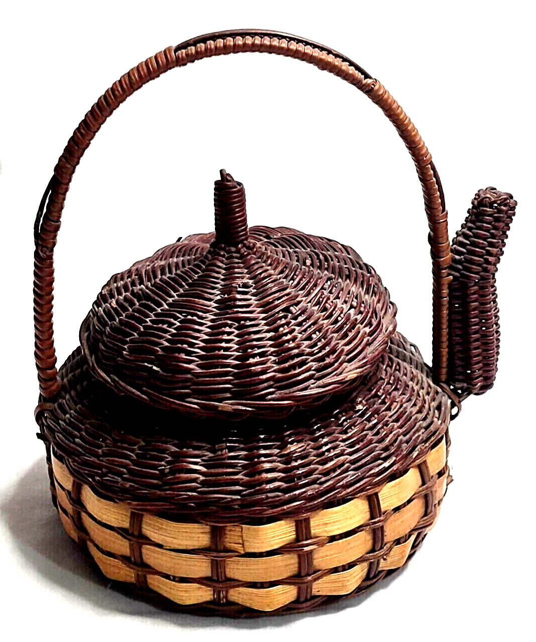 VTG 2-Tone Hand Woven Brown Basket w Teapot Shape & Lid Top Handle Decorative 
