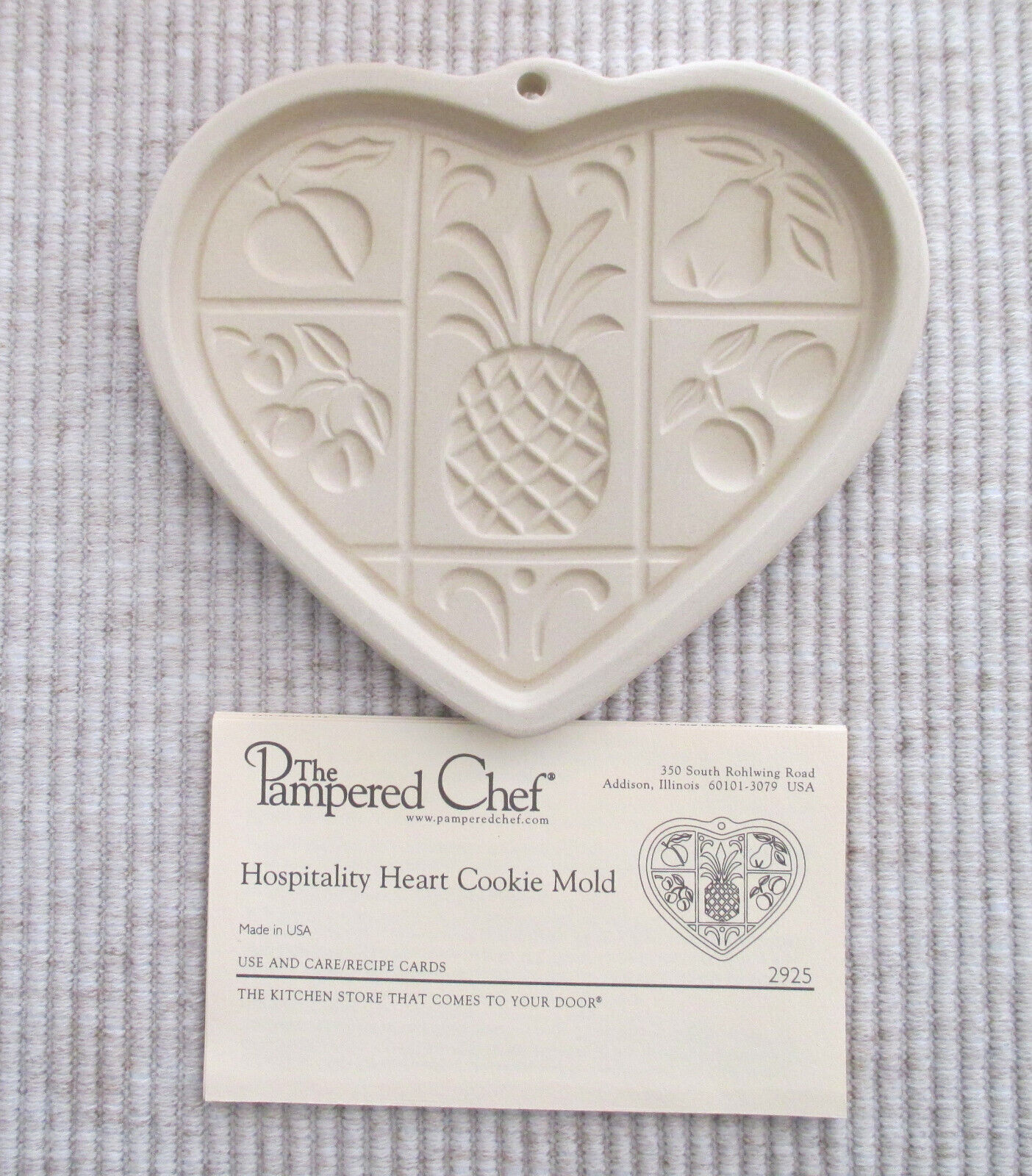 The Pampered Chef Stoneware Hospitality Heart Cookie Mold Family Heritage NIB
