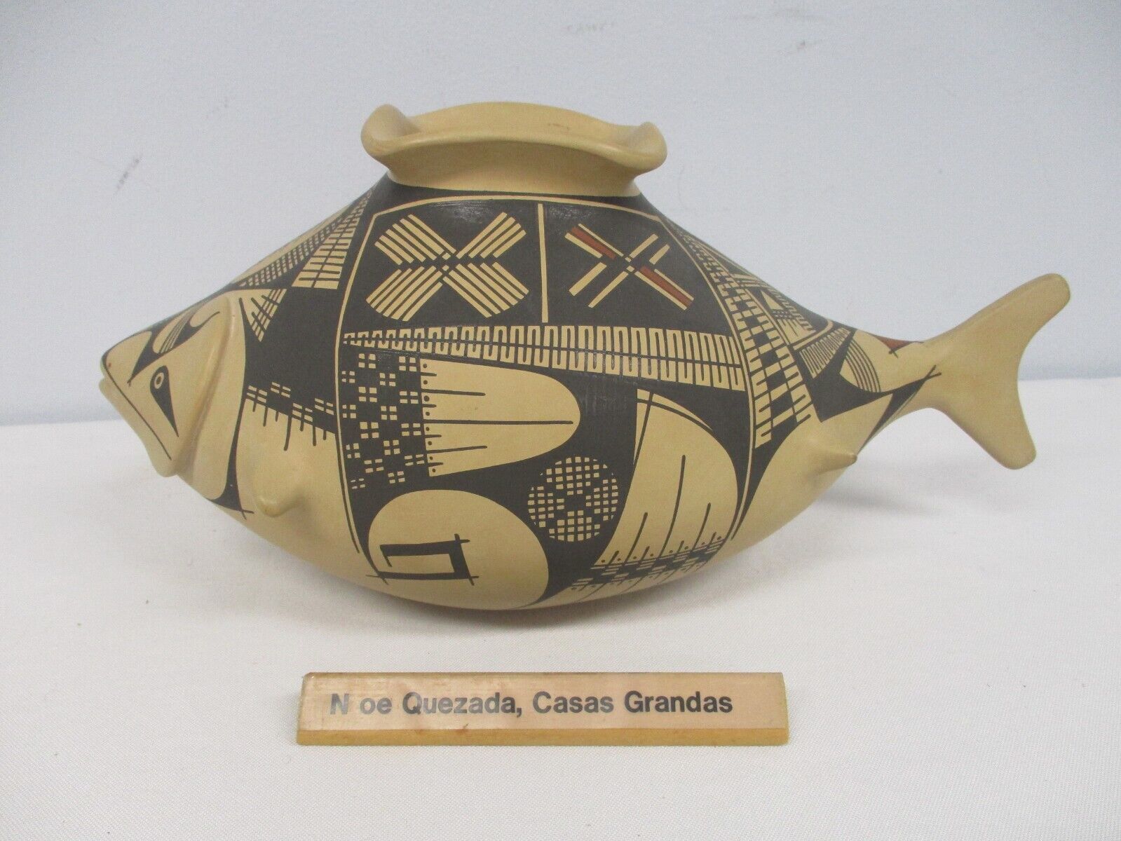 1991 SIGNED NOE QUEZADA CASAS GRANDES POLYCHROME EFFIGY FISH POT ~ 11 1/2\