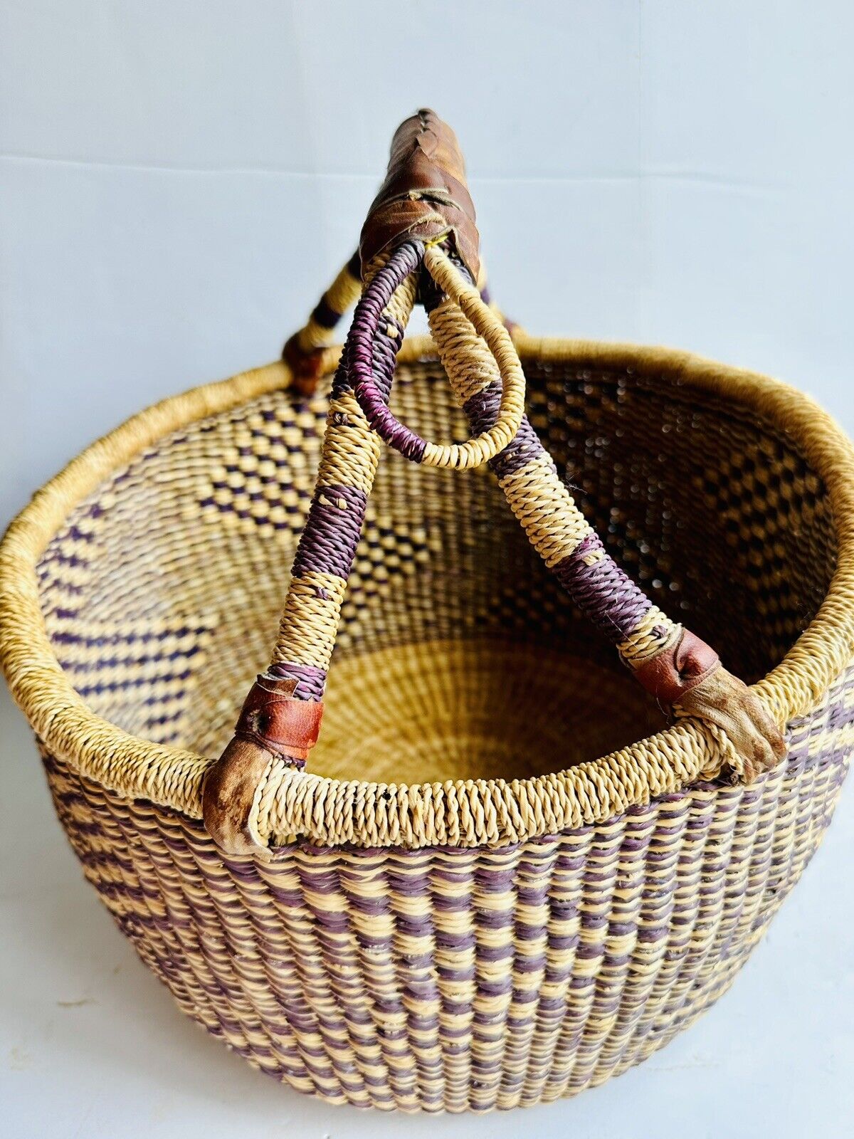 VNT Ghana Bolga Handwoven Basket W/Leather Wrapped Handle Purple Zigzag Design
