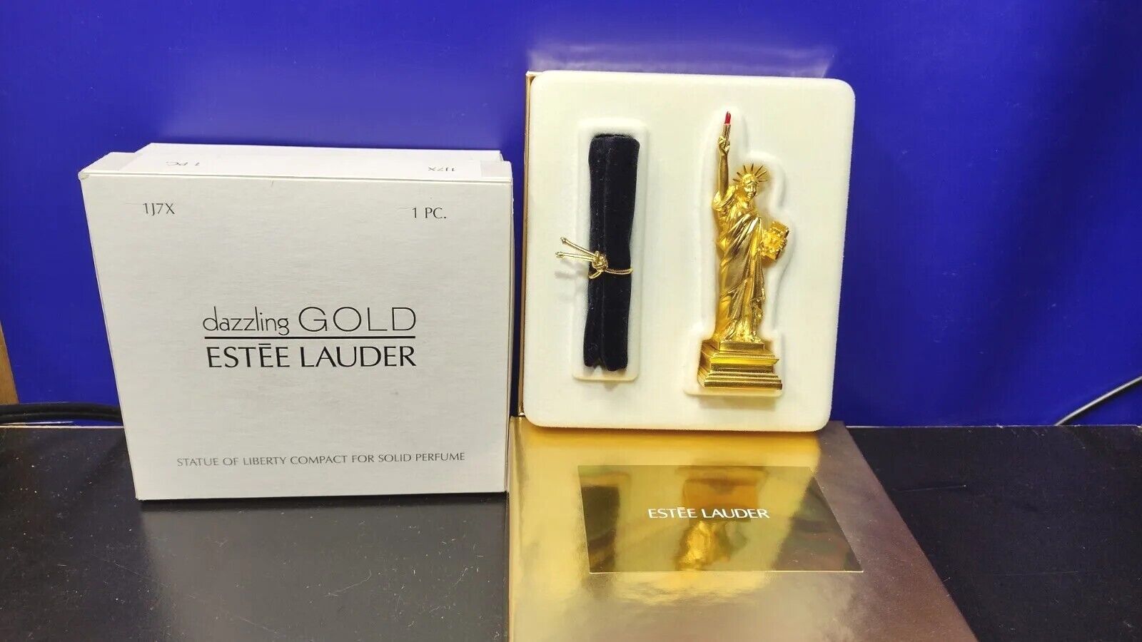 Vintage Estee Lauder Dazzling Gold Statue Of Liberty Perfume Compact 1J7X MIP