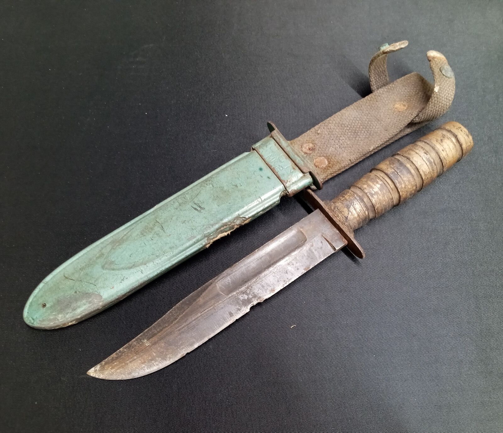 Rare Authentic U.S.N Mk.II Ka-Bar Knife and Sheath