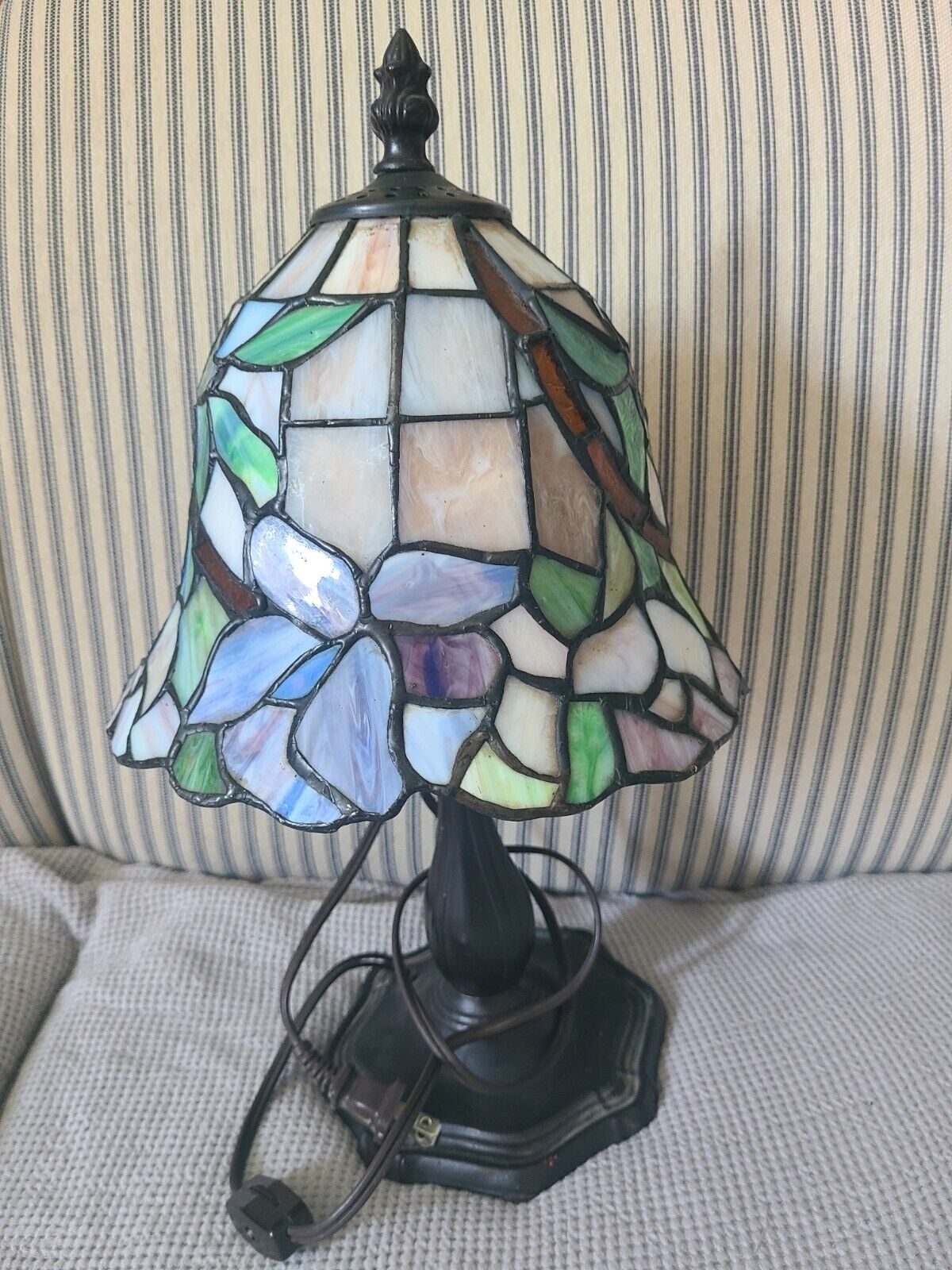 vintage tiffany style Table lamp