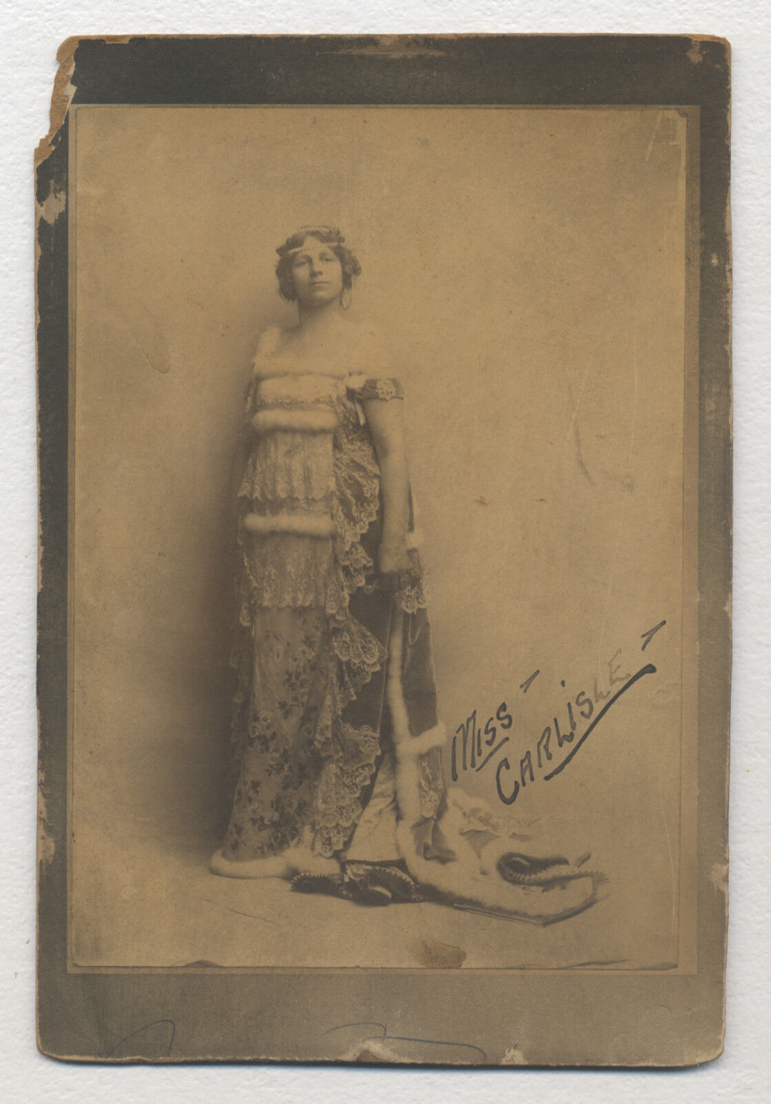 1890s THEATRE ACTRESS MISS CARLISLE, ELABORATE FUR TRIMMED COSTUME Cabinet Photo