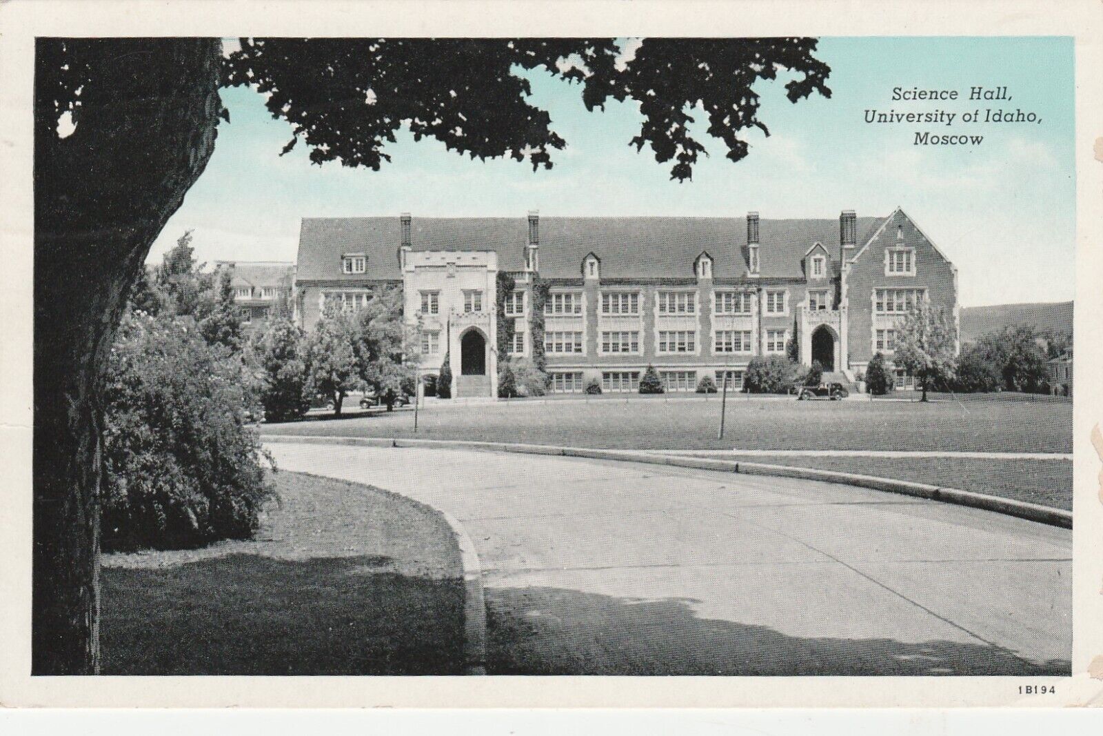 Science Hall, University of Idaho, Moscow.. u1943 Postcard