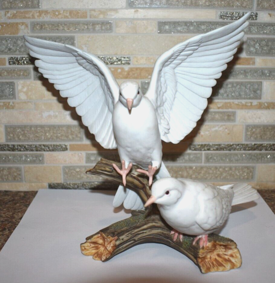 1985  Homco Masterpiece Porcelain Pair of White Love Doves 8 3/4\
