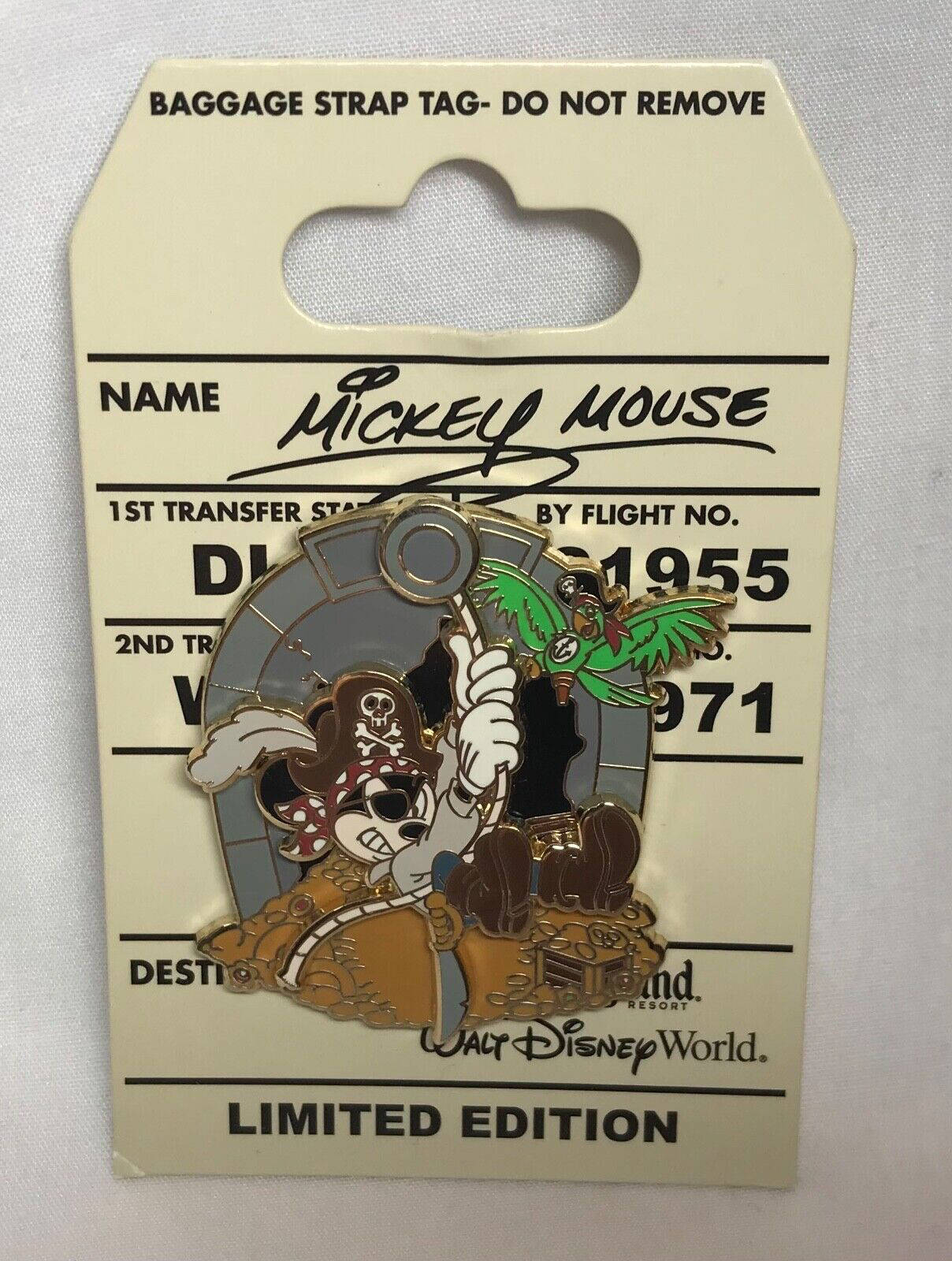 Disney Baggage MM Strap Pirates Of The Caribbean 4 Of 8  LE 1800 Pin. New.