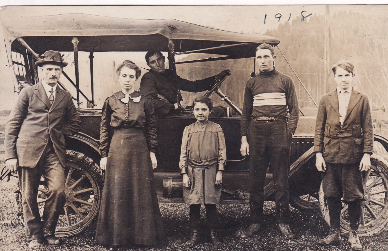 RPPC Real Photo Postcard PONTIUS FAMILY, CAR FERNDALE Washington 1918 NAMED 1170