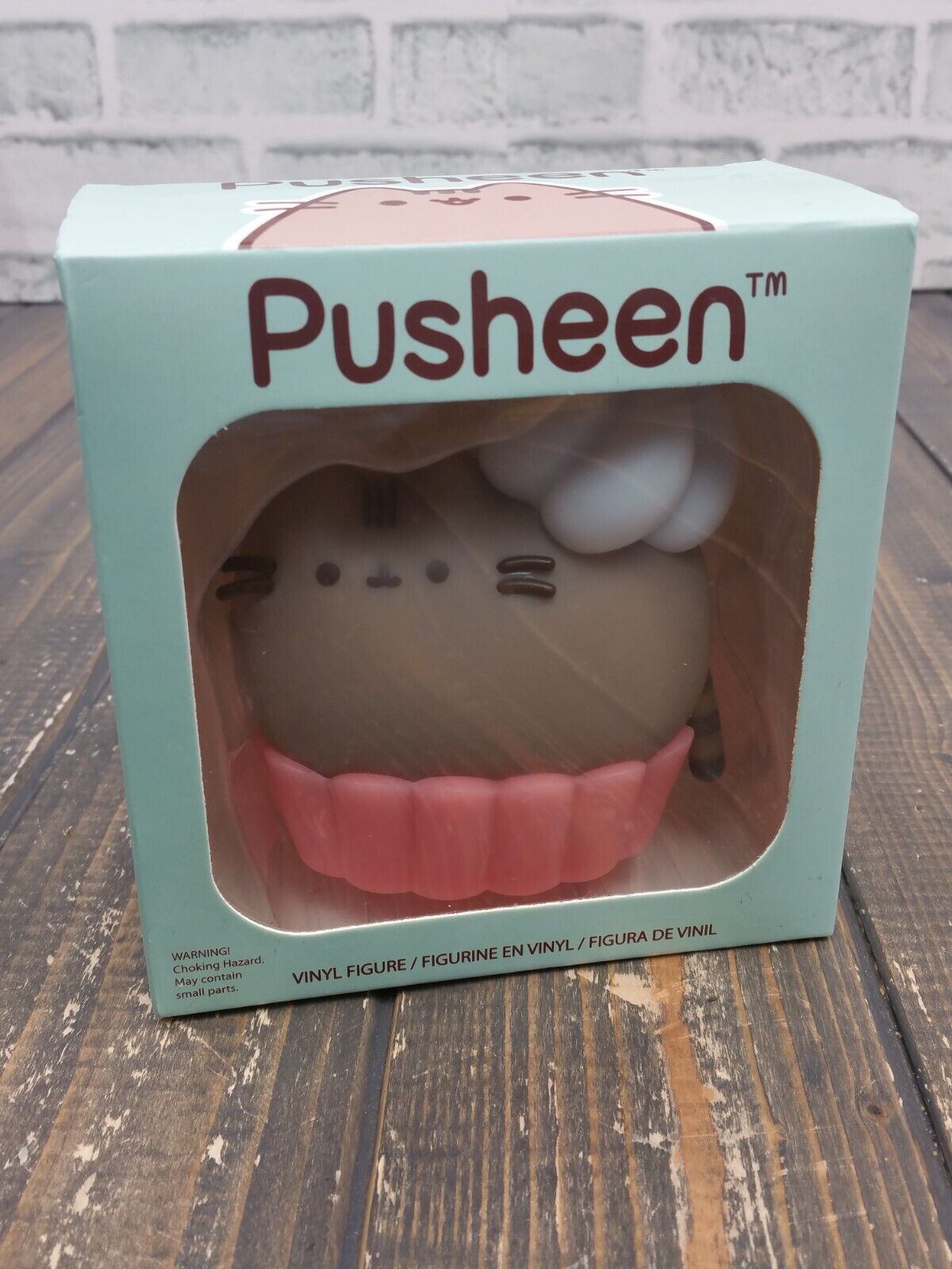 Pusheen Box Exclusive WINTER 2019 - Vinyl Figure Cupcake with Whip Cream On Top