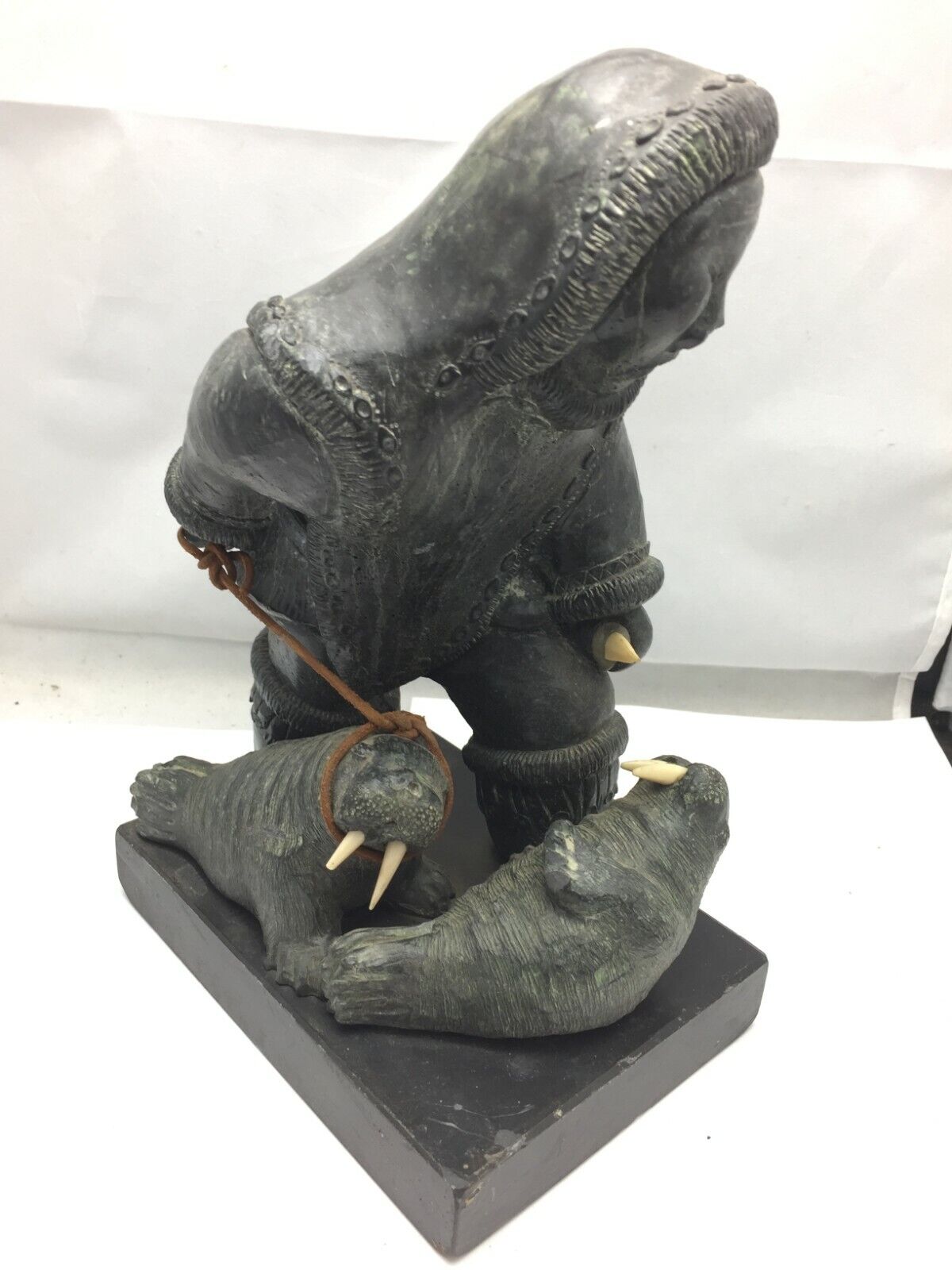 Original Figurine ''Eskimo'' wolf original Sculptures Canada hand made 