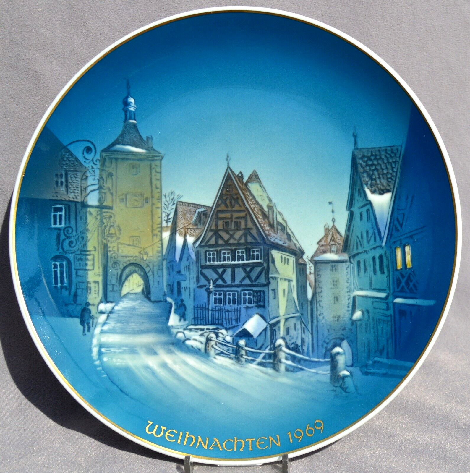 ROSENTHAL 1969 Christmas in Rothenburg Weihnachten Plate - MINT
