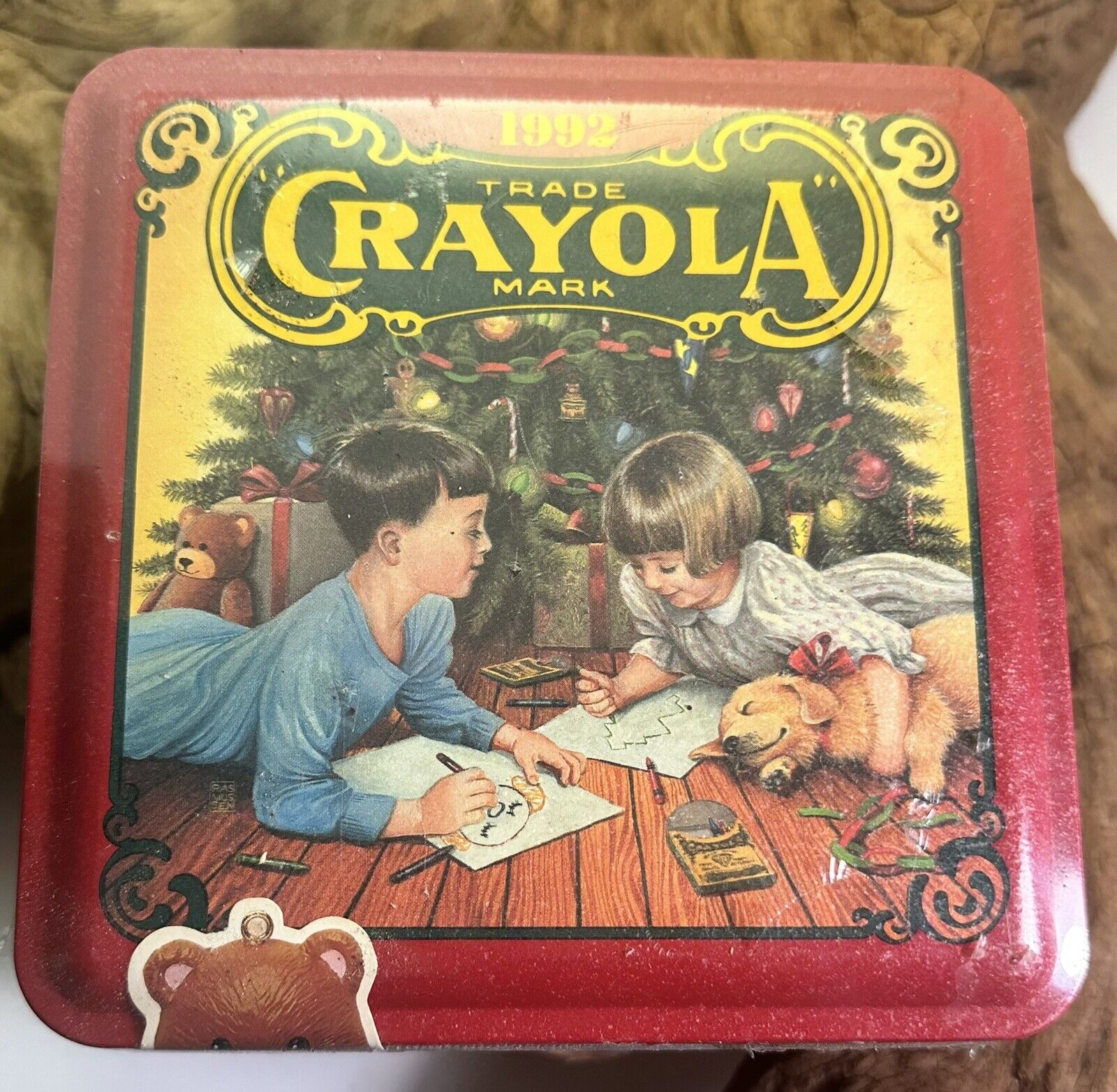 Vtg 1992 Crayola Collectible Holiday Tin With 64 Crayon Box & Bear New/Sealed