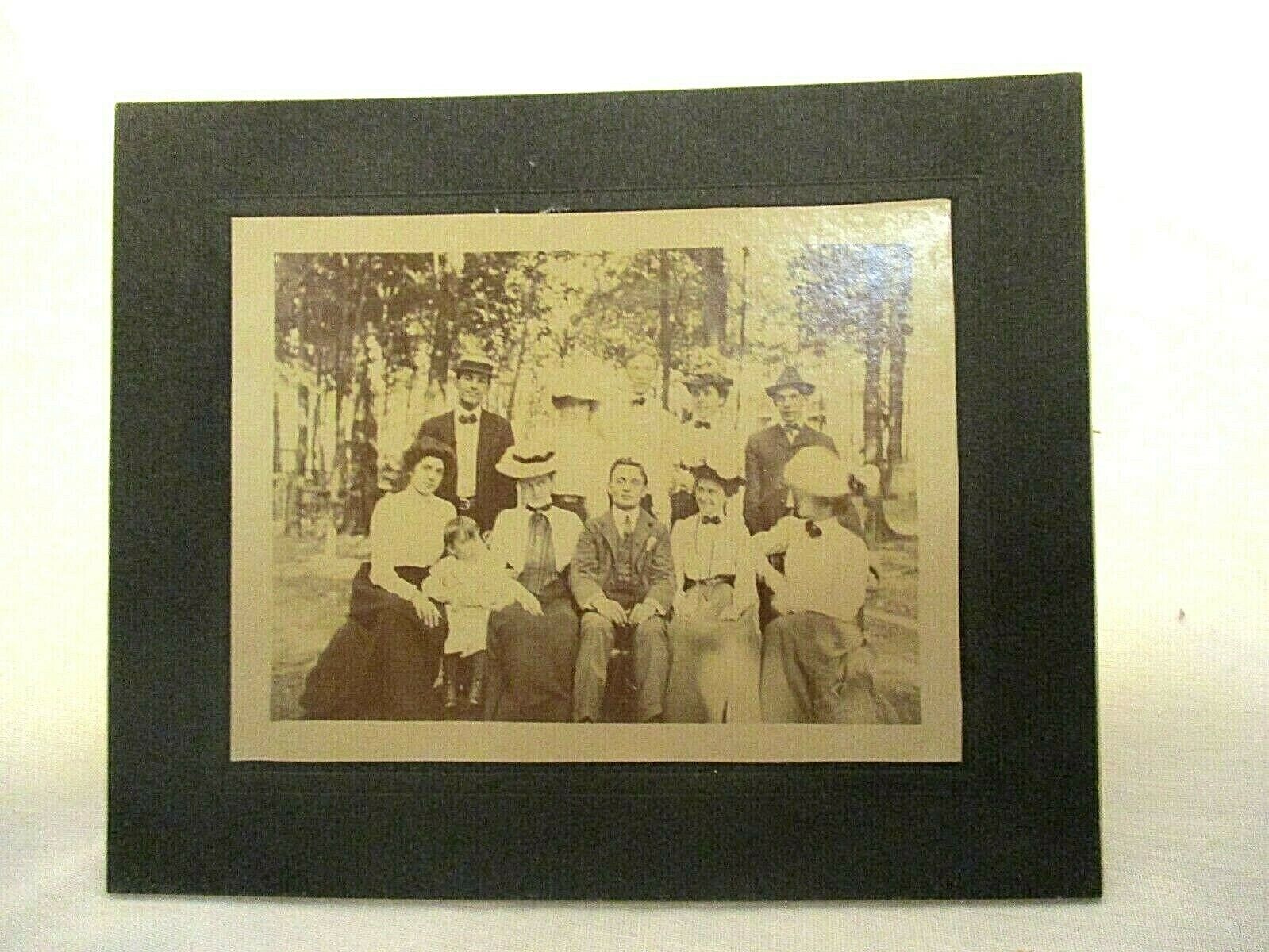 Cabinet Photo CDV Beautiful Smiling Happy Men Women & 1 Girl In The Forest Woods