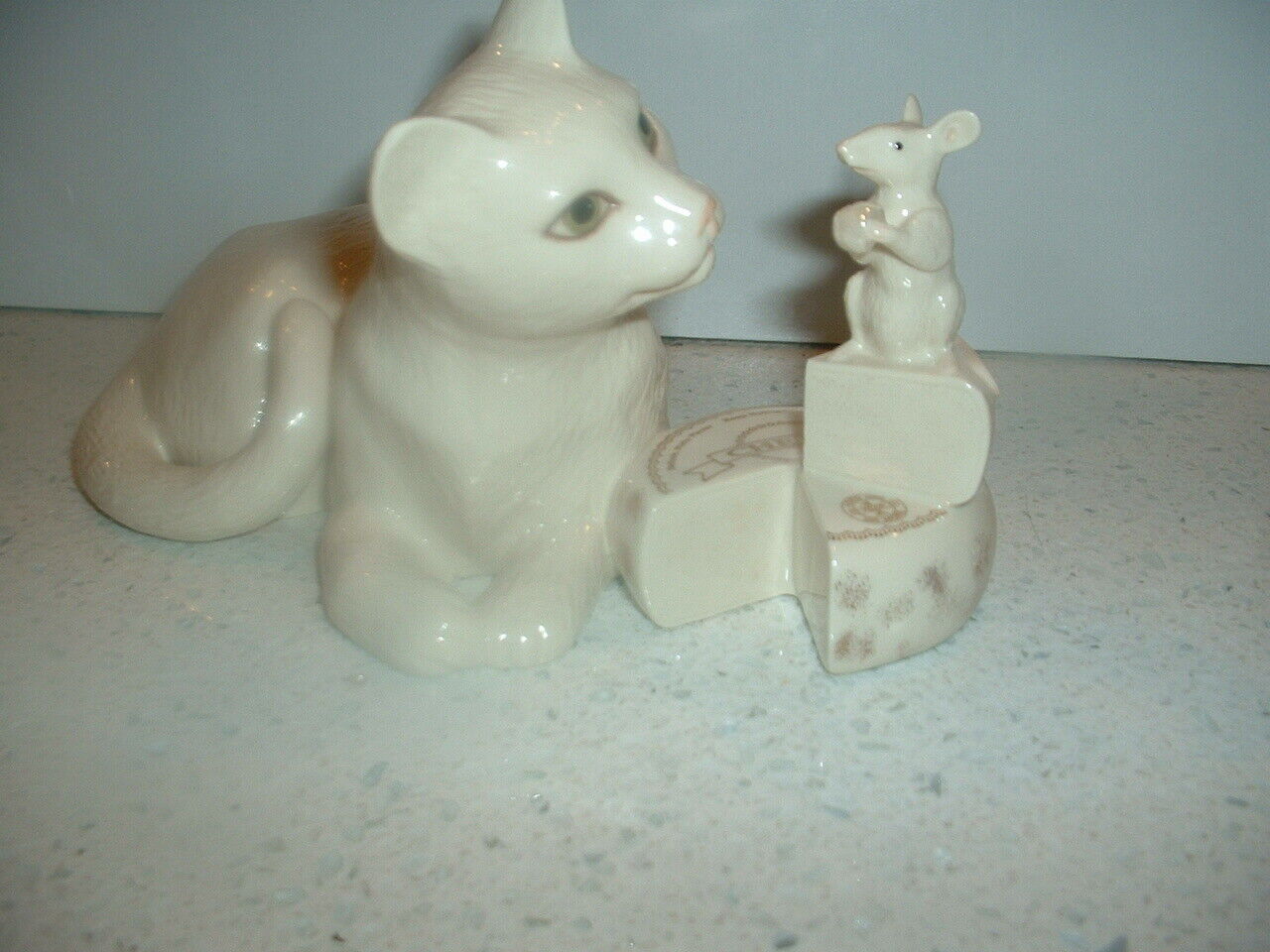 LENOX- MAKING FRIENDS- WHITE CAT AND MOUSE