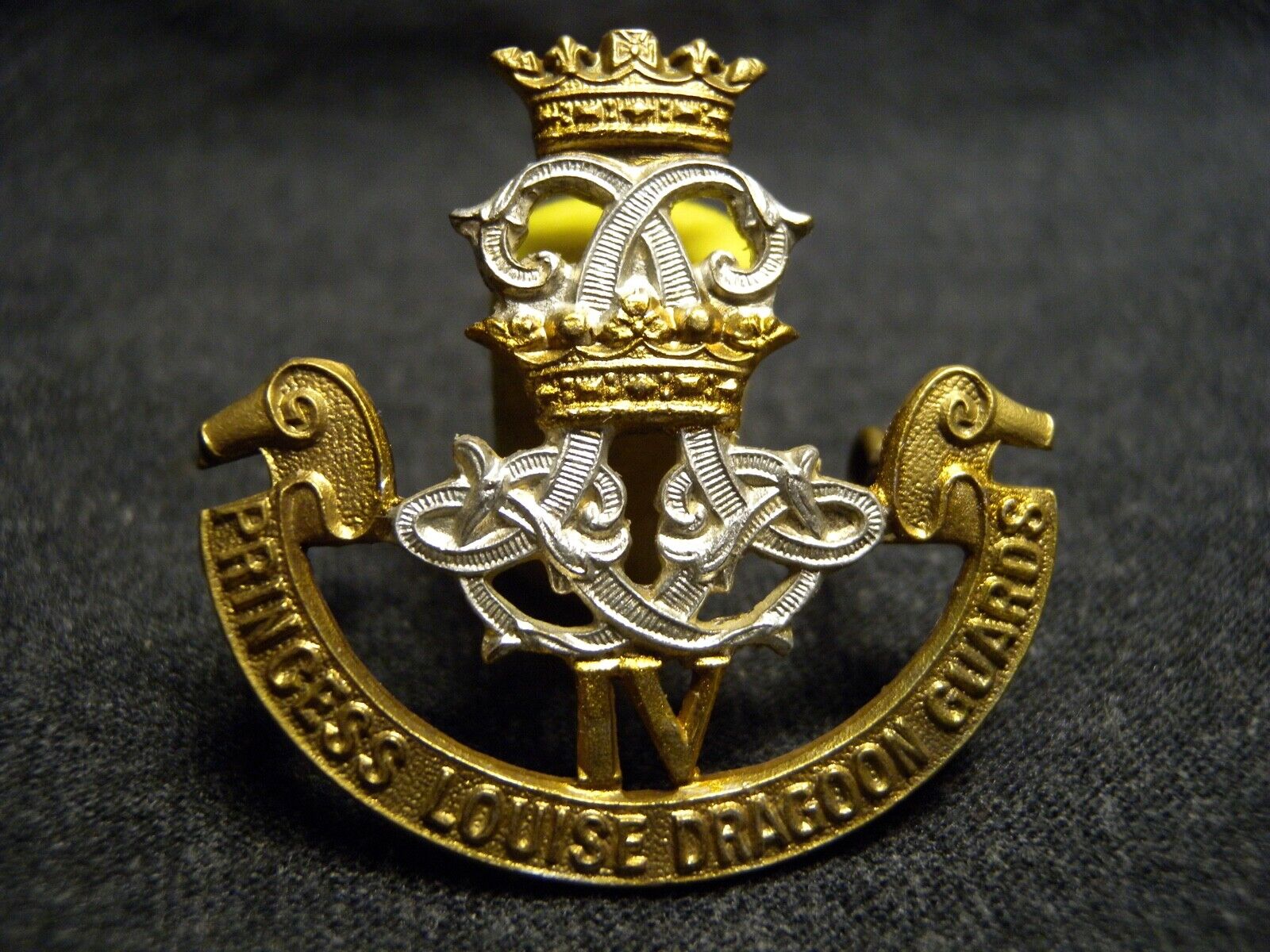 PRINCESS LOUISE DRAGOON GUARDS OFFICER CAP BADGE C12a SMALLER VARIANT SILVERED