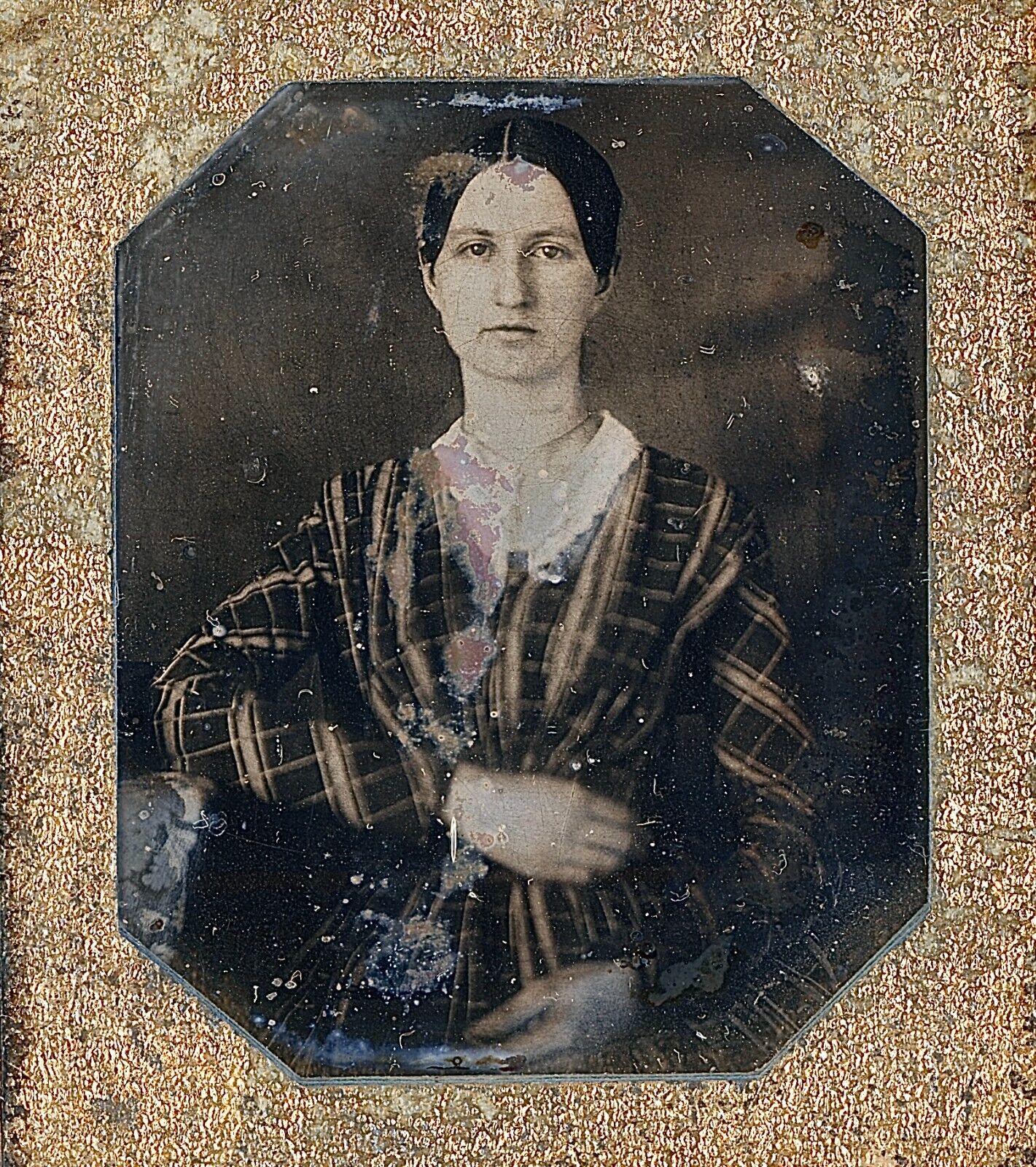 Pleasant Pretty Young Lady Wearing Plaid Dress 1/6 Plate Daguerreotype T354