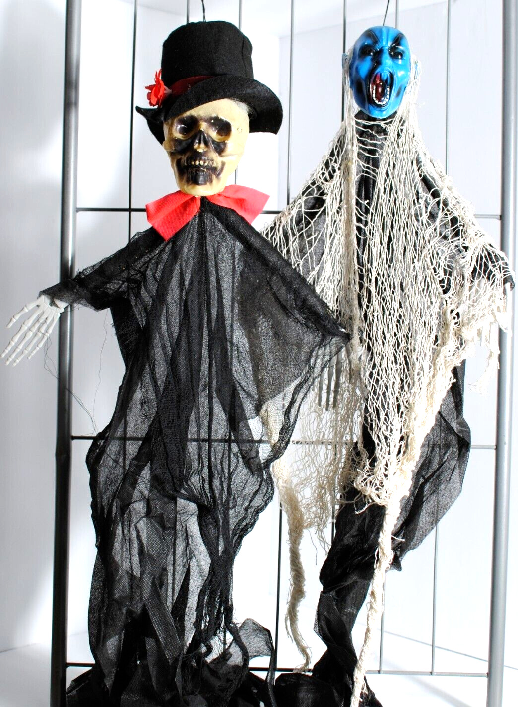 Lot 2 Halloween Wall Hanging Décor Home Death Skeleton Ghost Skull Ghoul Scary