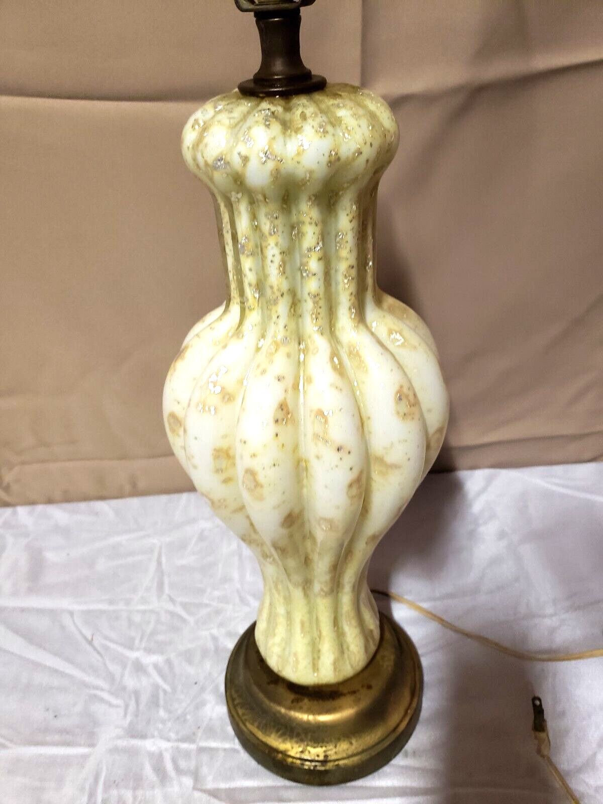 Barovier and Toso Style Vintage Murano Glass Table Lamp Ribbed White Gold Flecks