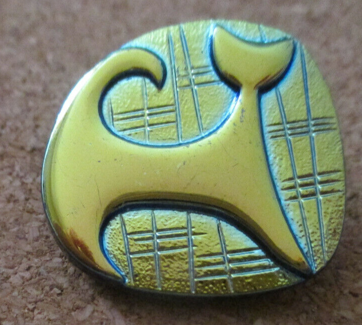 1 - Czech Glass Art Deco Gold Cat and Background on Black Button #25 24.46mm