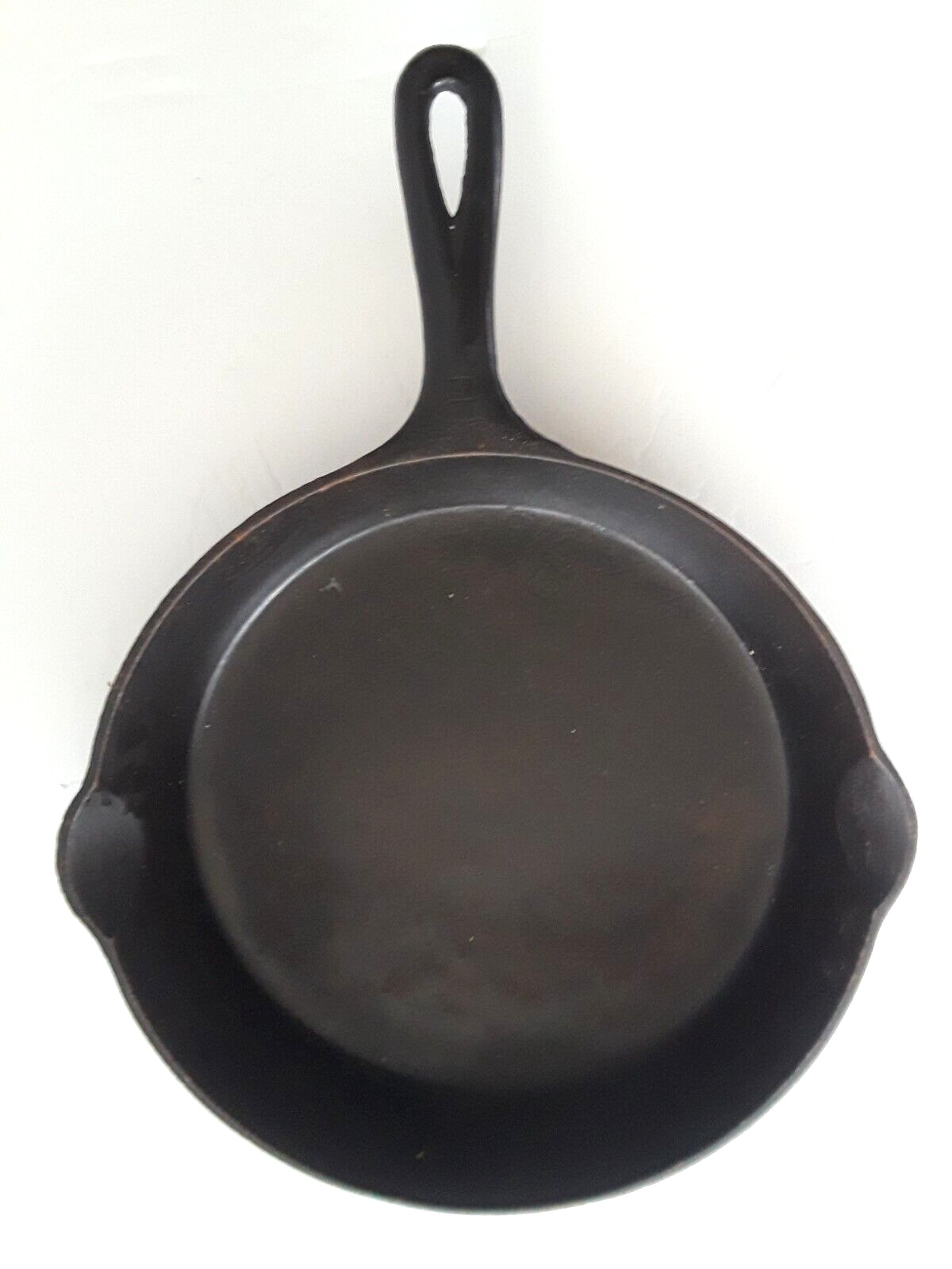 Griswold 8 Cast Iron Skillet 704P Erie Pa Sits Flat