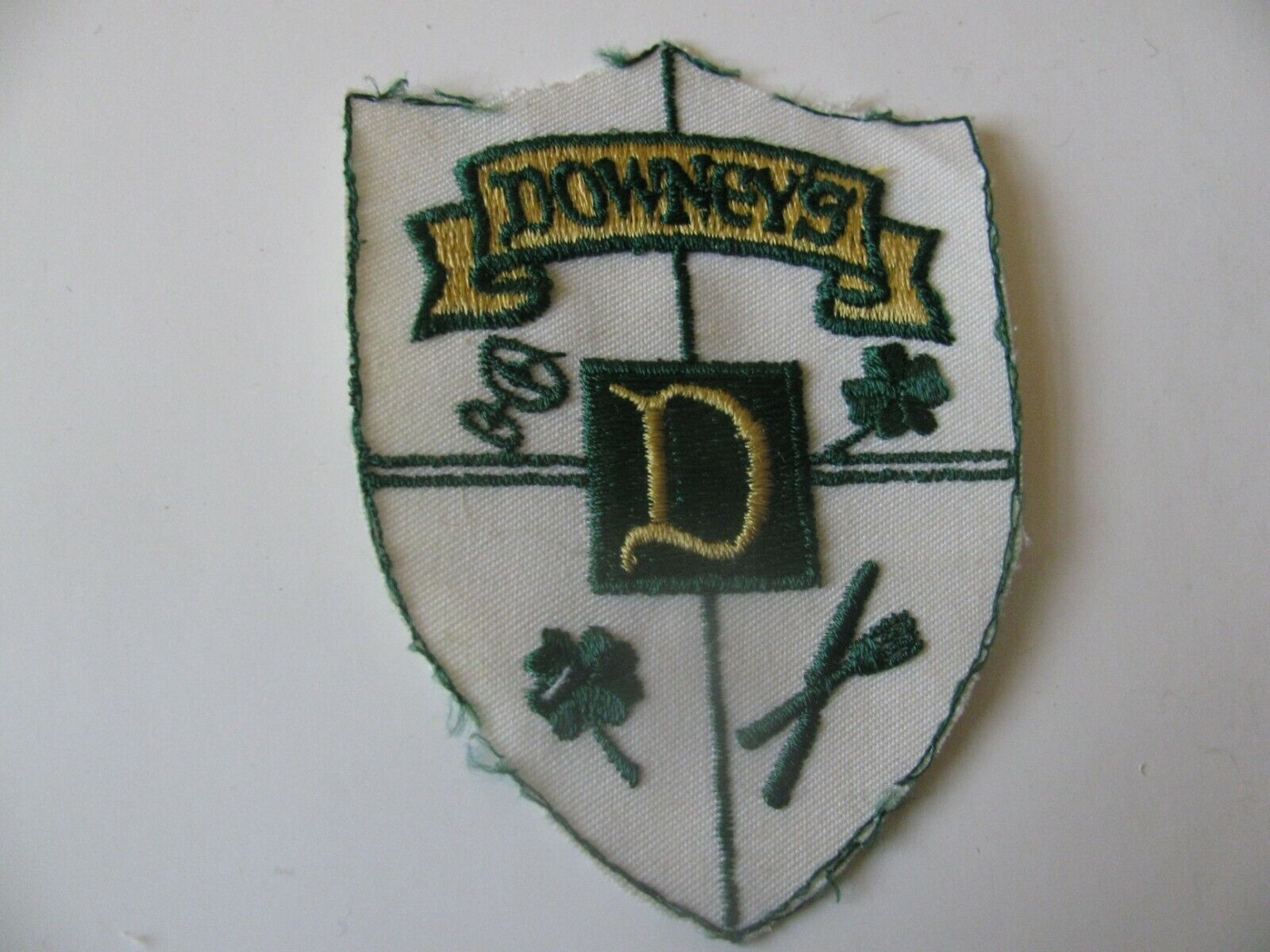 Vtg   DOWNEY\'S  FAMILY CREST  Embroidered  Patch 3\
