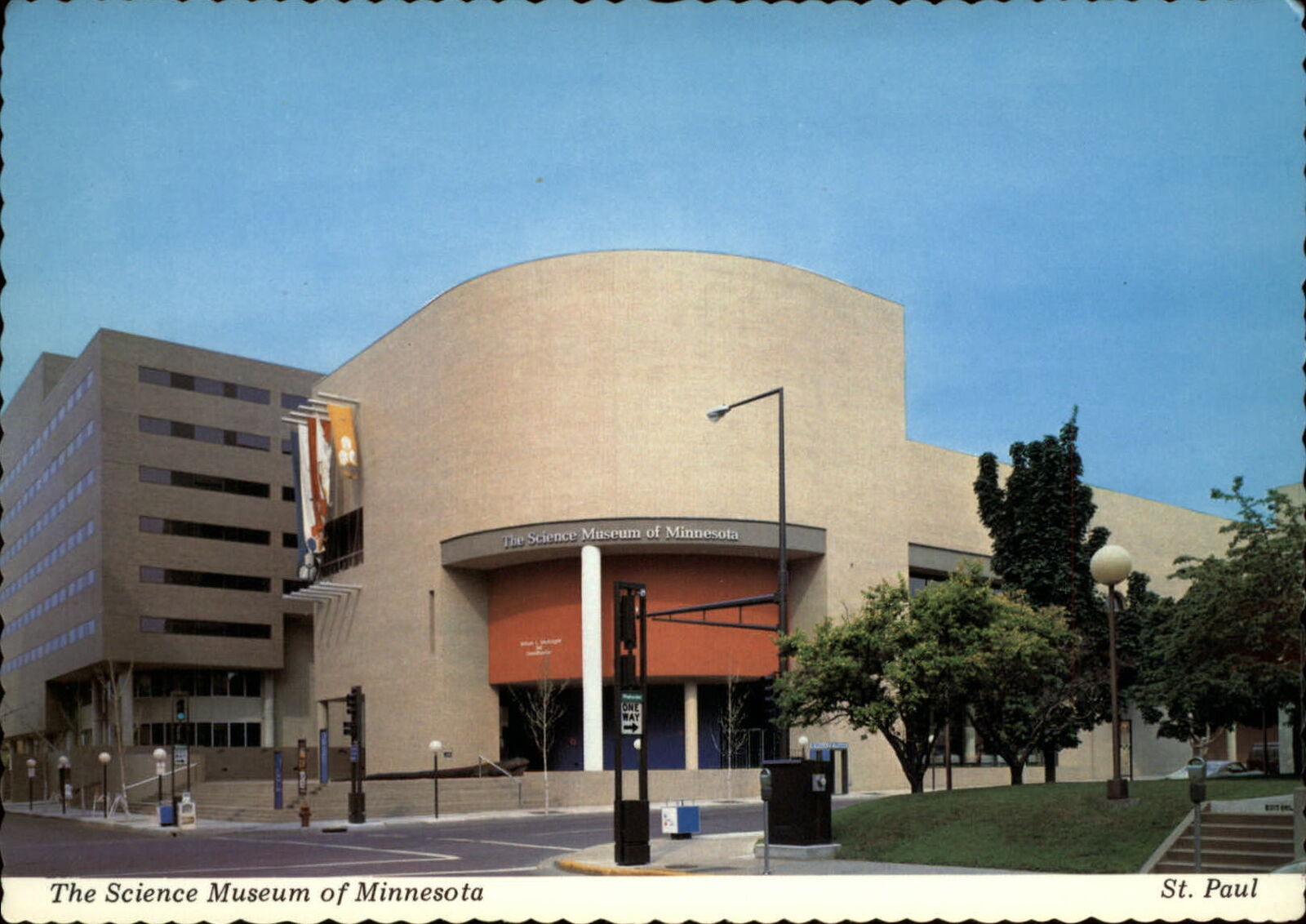 Science Museum St Paul Minnesota ~ postcard  sku573