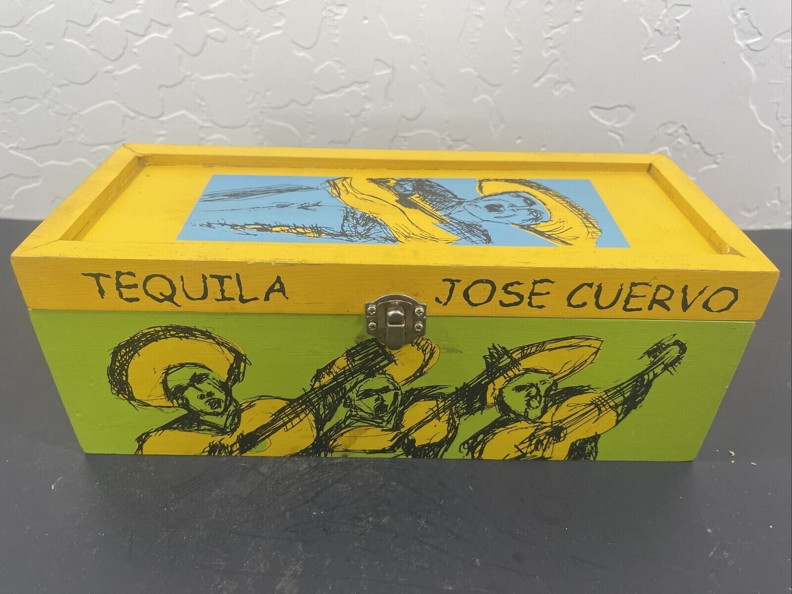 2001 JOSE CUERVO empty wooden tequila box - Q7 -