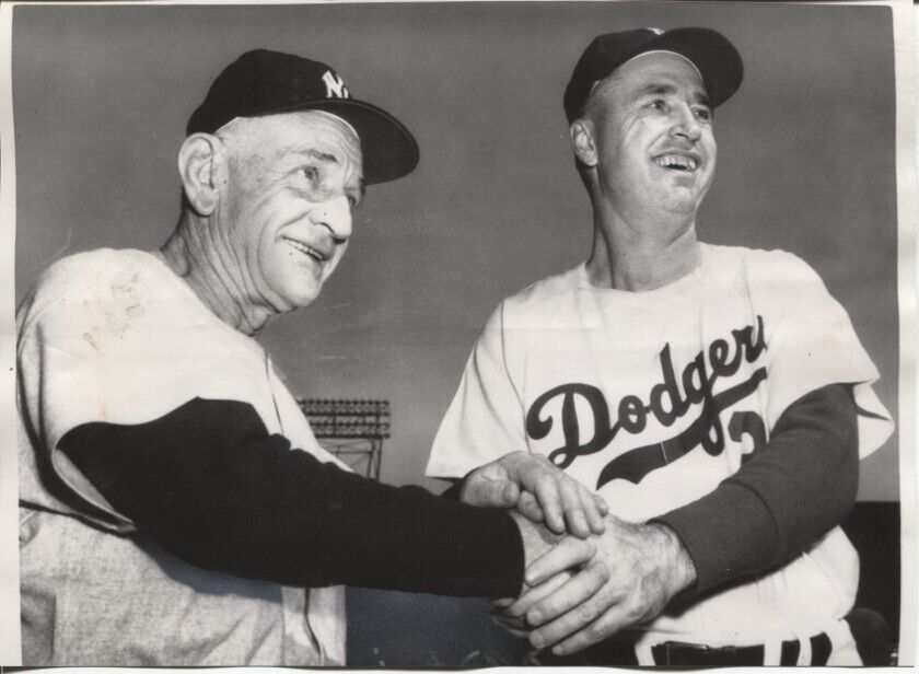 1955 Press Photo HoFer Mangers Walt Alston & Casey Stengel before World Series