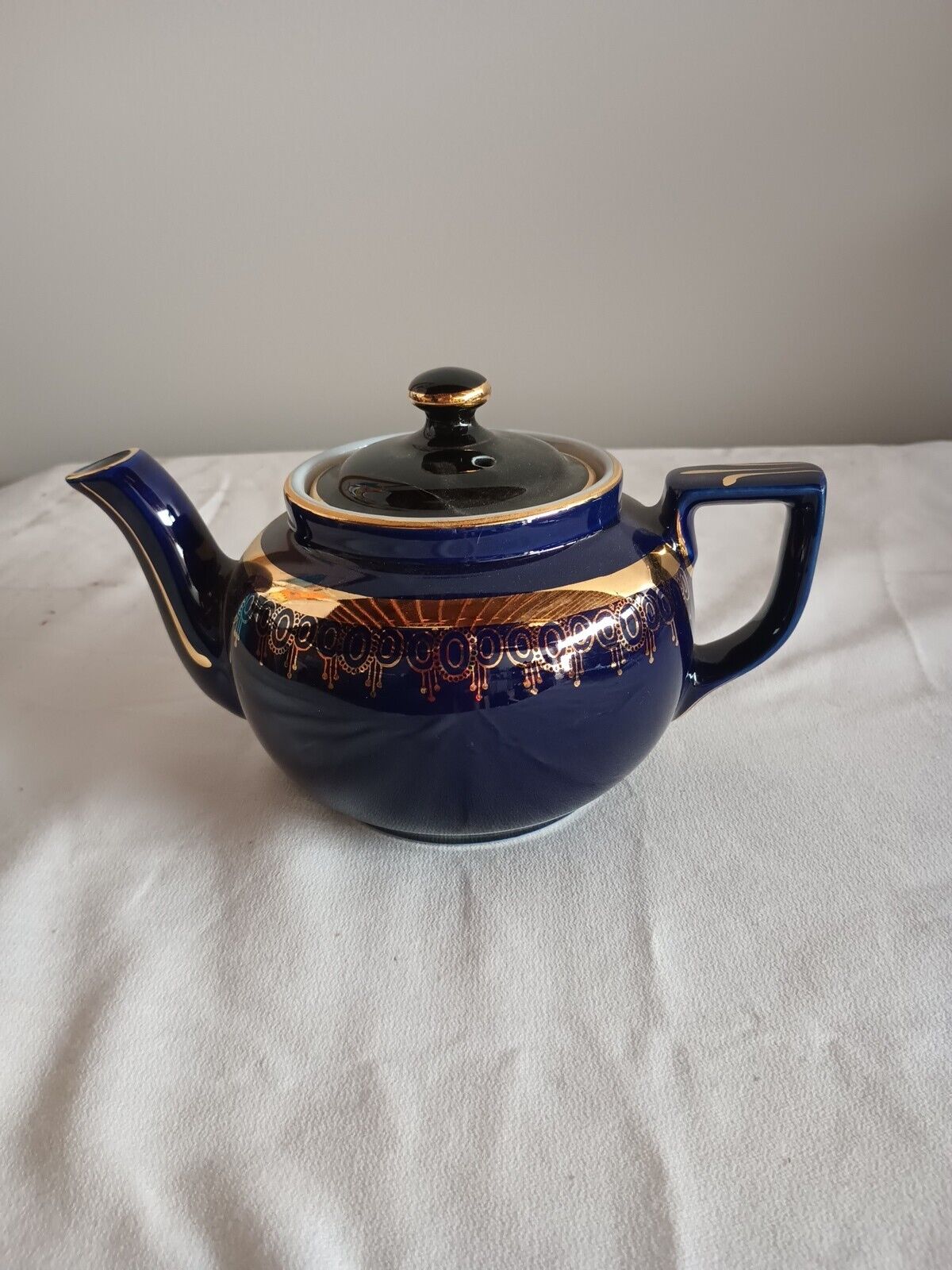 Vintage Hall 4 Cup Cobalt Blue with Gold Gilt Teapot & Lid Made In USA