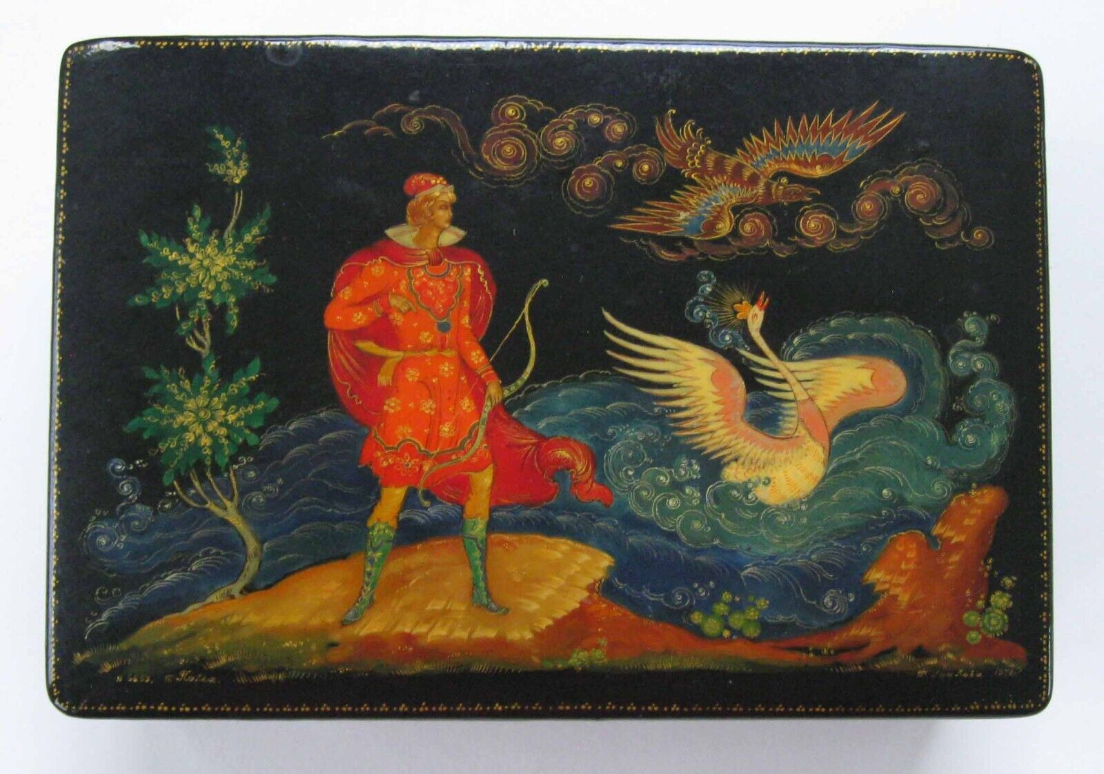 Beautiful Hand Painted 1978 Signed Russian Lacquer Box - RB42