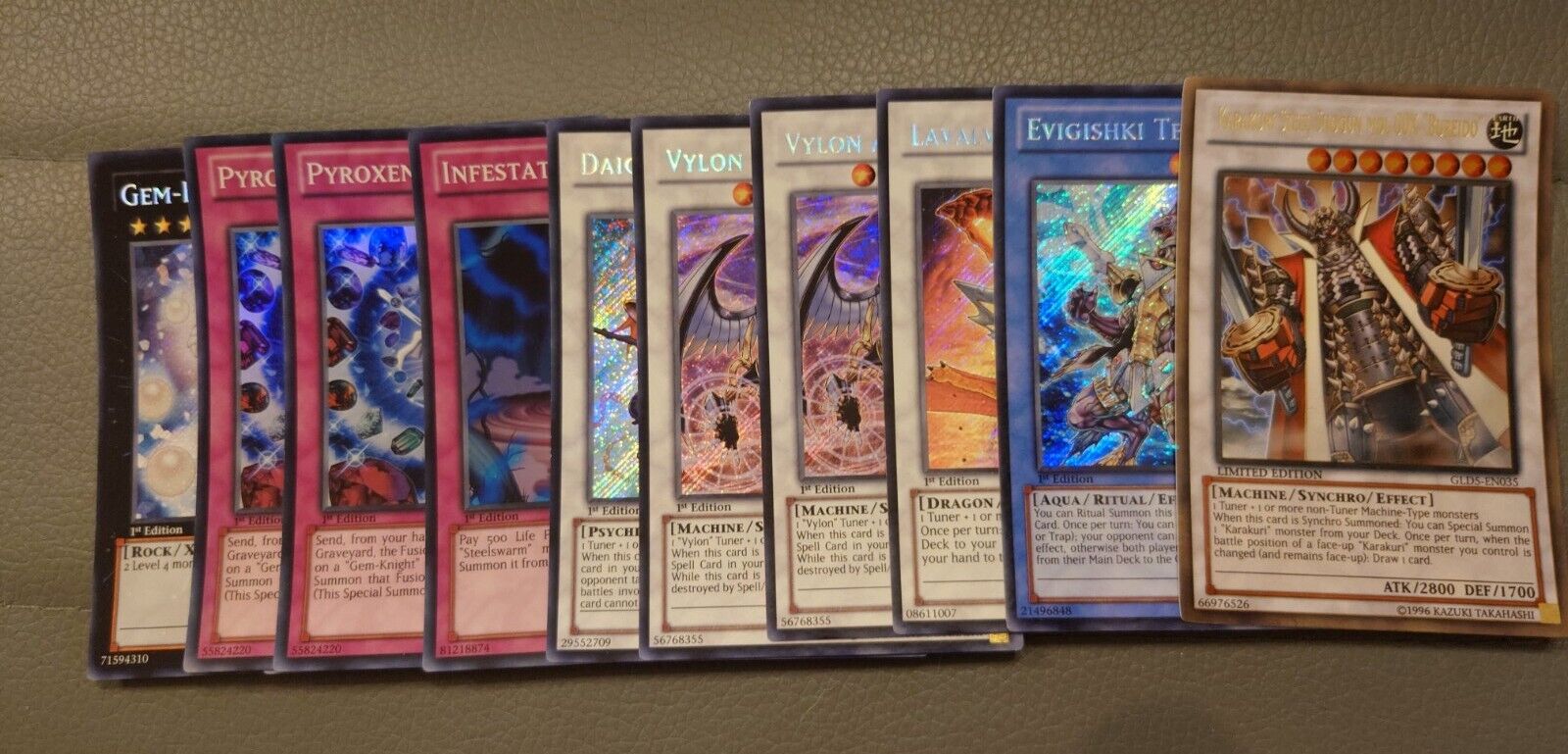 Yu-Gi-Oh, MYSTERY,collection bundle, joblot, Mint condition over 300+