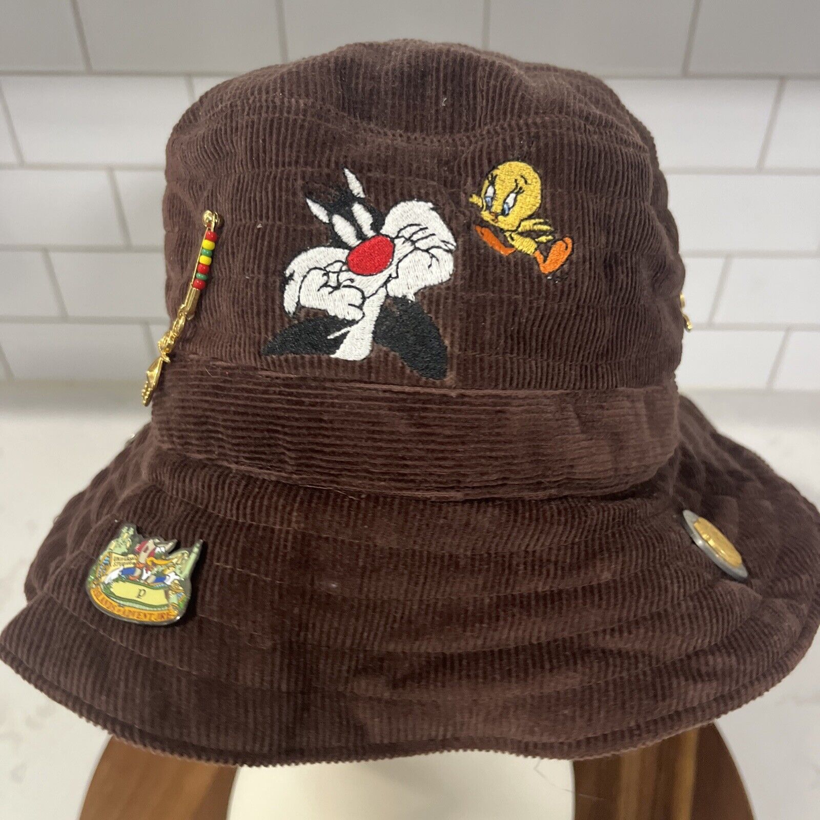 Vintage 1997  Corduroy Bucket Hat Warner Bros  Tweety Sylvester With Pins