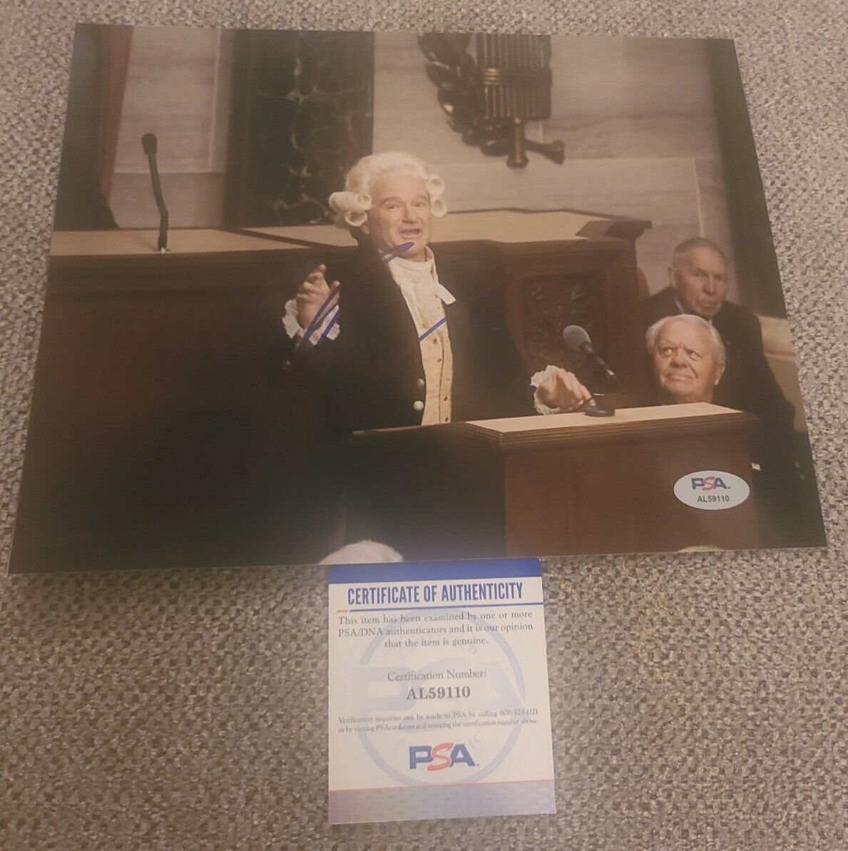 ROBIN WILLIAMS SIGNED 8X10 PHOTO MAN OF THE YEAR PSA/DNA AUTHENTIC #AL59110 RARE