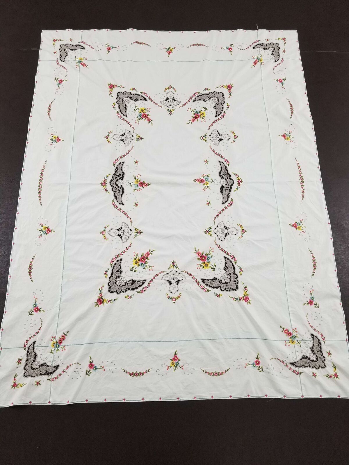 Vintage Hand Embroidered Tablecloth Exquisite Antique Linen 159x122cm