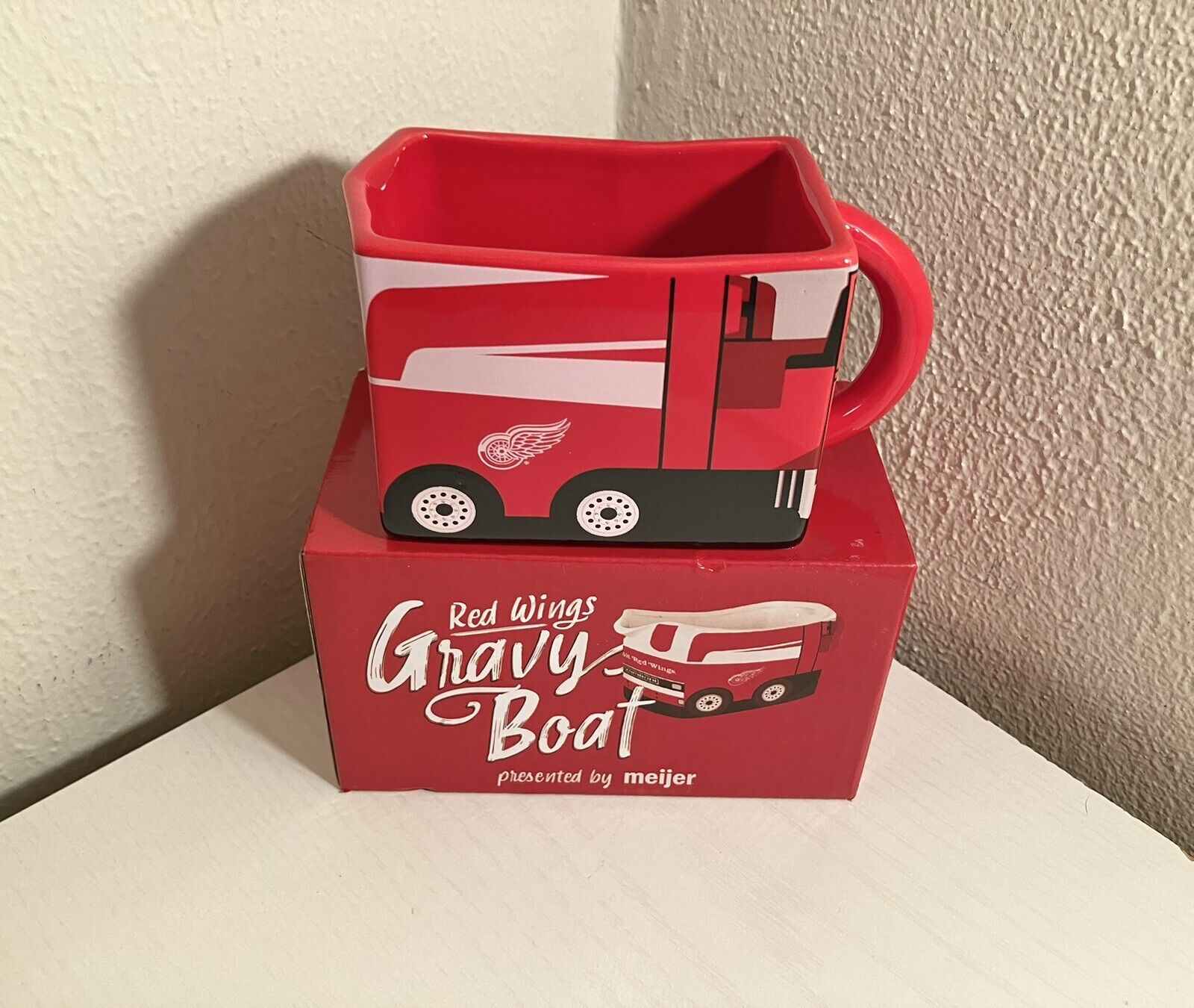 Detroit Red Wings SGA Stadium Giveaway 11/22/2023 Thanksgiving Eve Gravy Boat