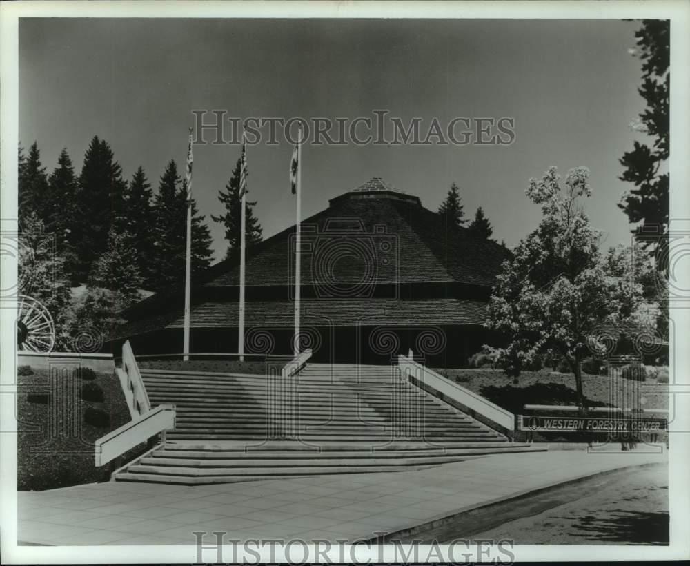 Press Photo Pyramid roof building with 3 flag poles & stairs, Portland, Oregon